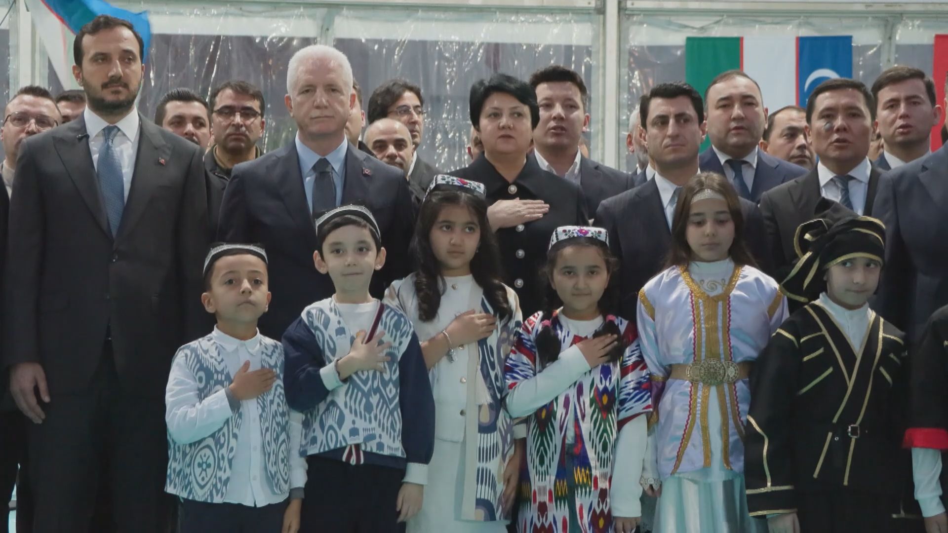 I S T A N B U L V A L I G U L O Z B E K I S T A N C U M H U R I Y 1140814 338741