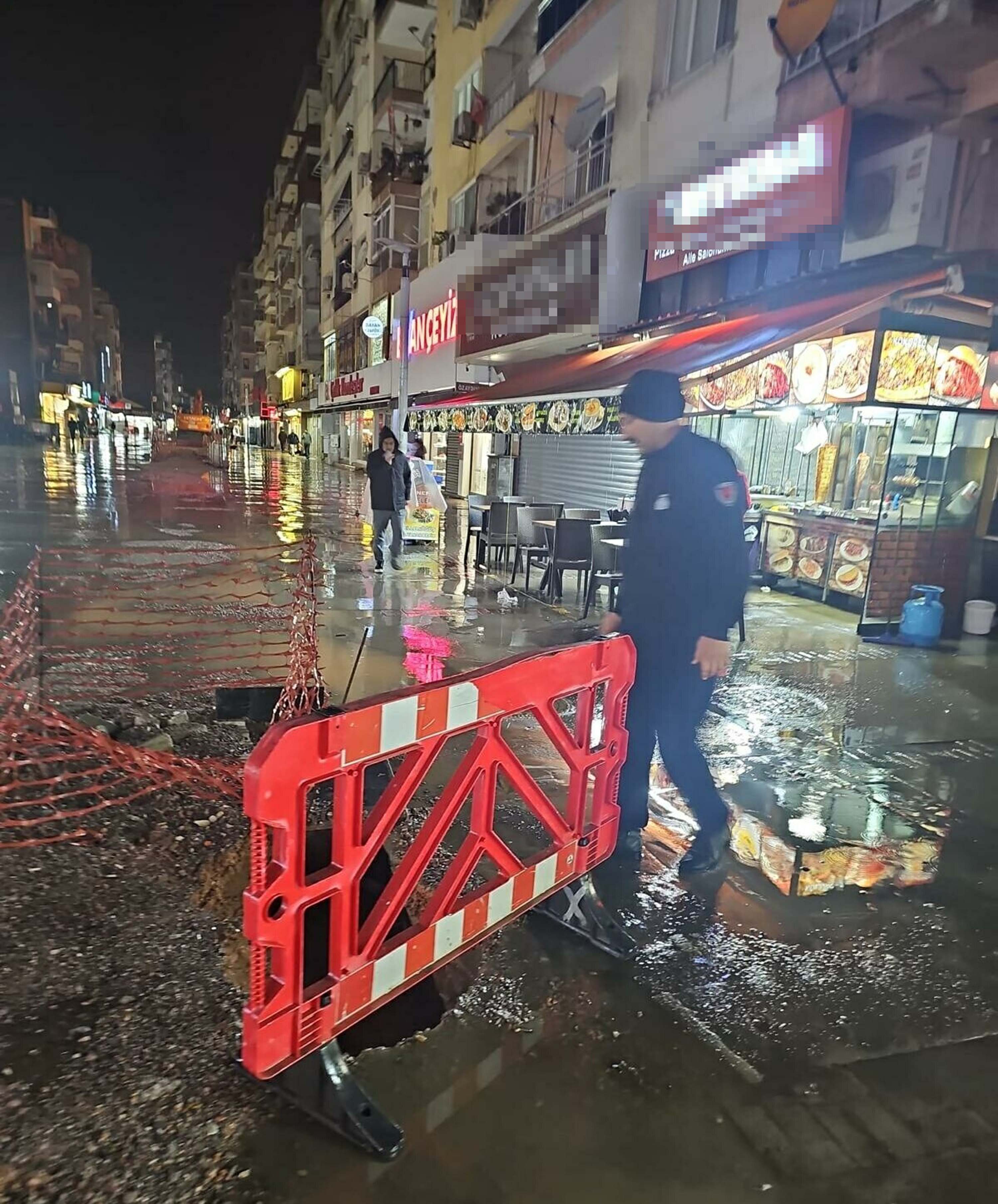 I Z M I R I S A G A N A K V U R D U 320 K O N U T 78 I S 1141387 338920