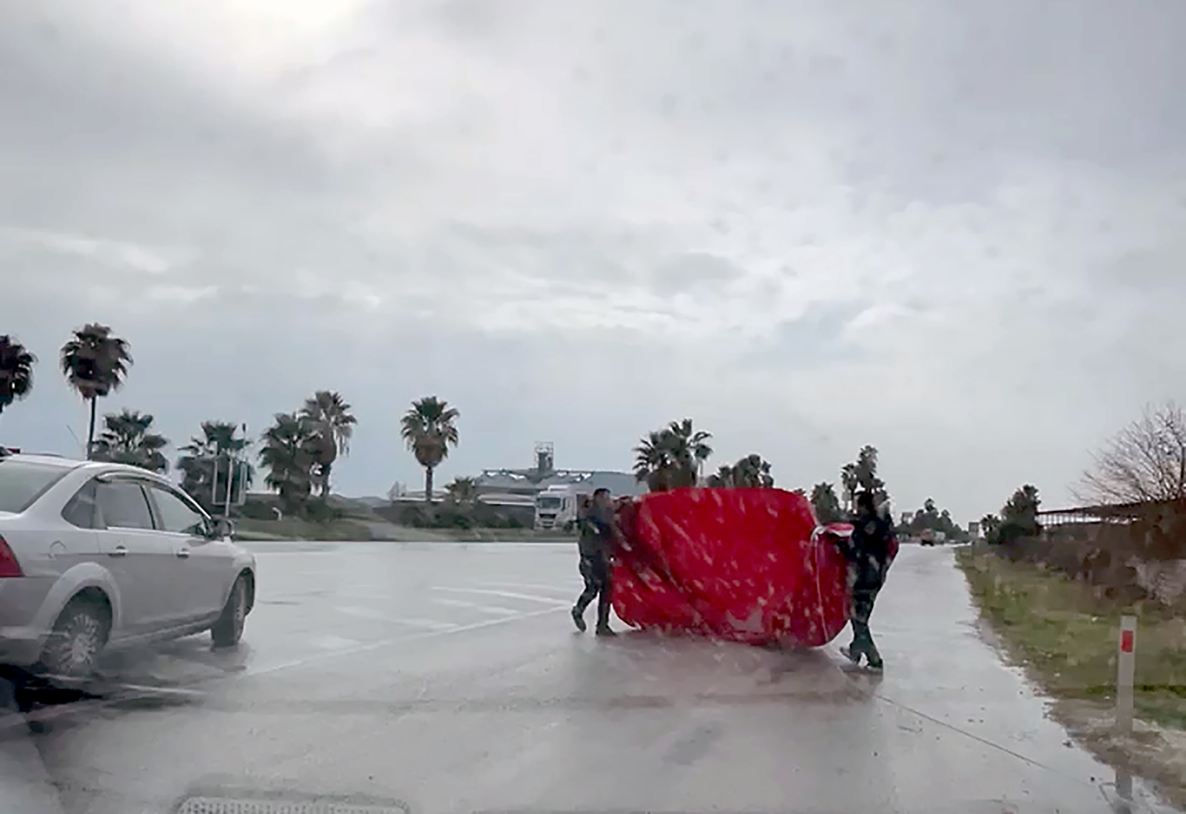 K A R A Y O L U N A D U S E N T U R K B A Y R A G I N I K A T L A Y I 1133377 336478-1