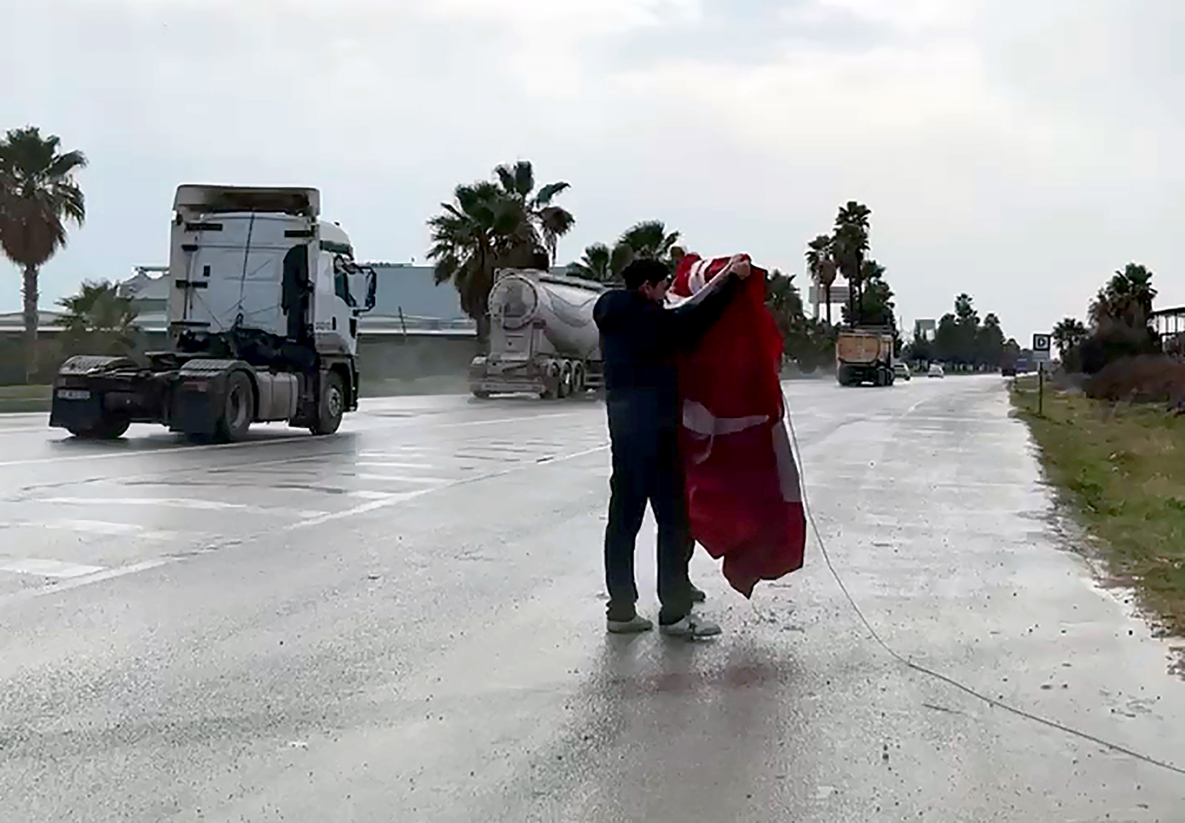 K A R A Y O L U N A D U S E N T U R K B A Y R A G I N I K A T L A Y I 1133379 336478-1