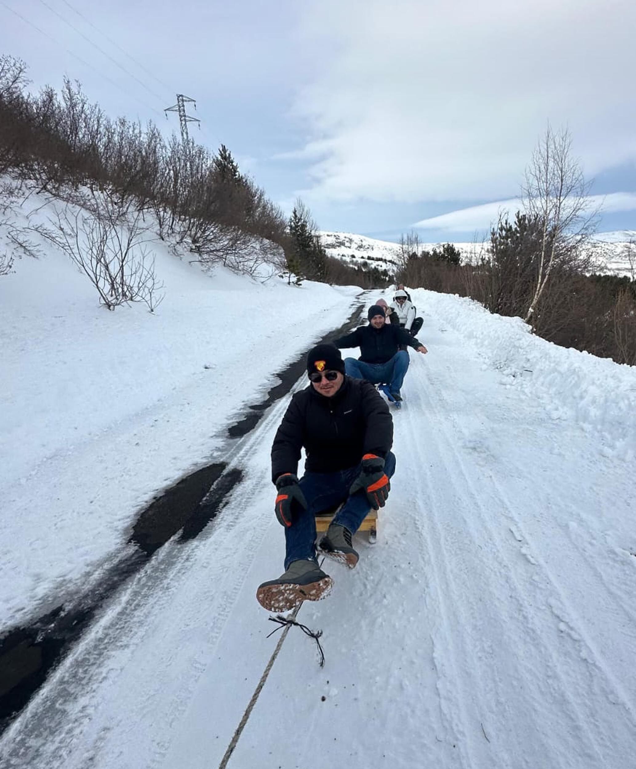 K A R U S T U N D E P I K N I K M A N G A L Y A K I P O T O M O B 1099397 326343