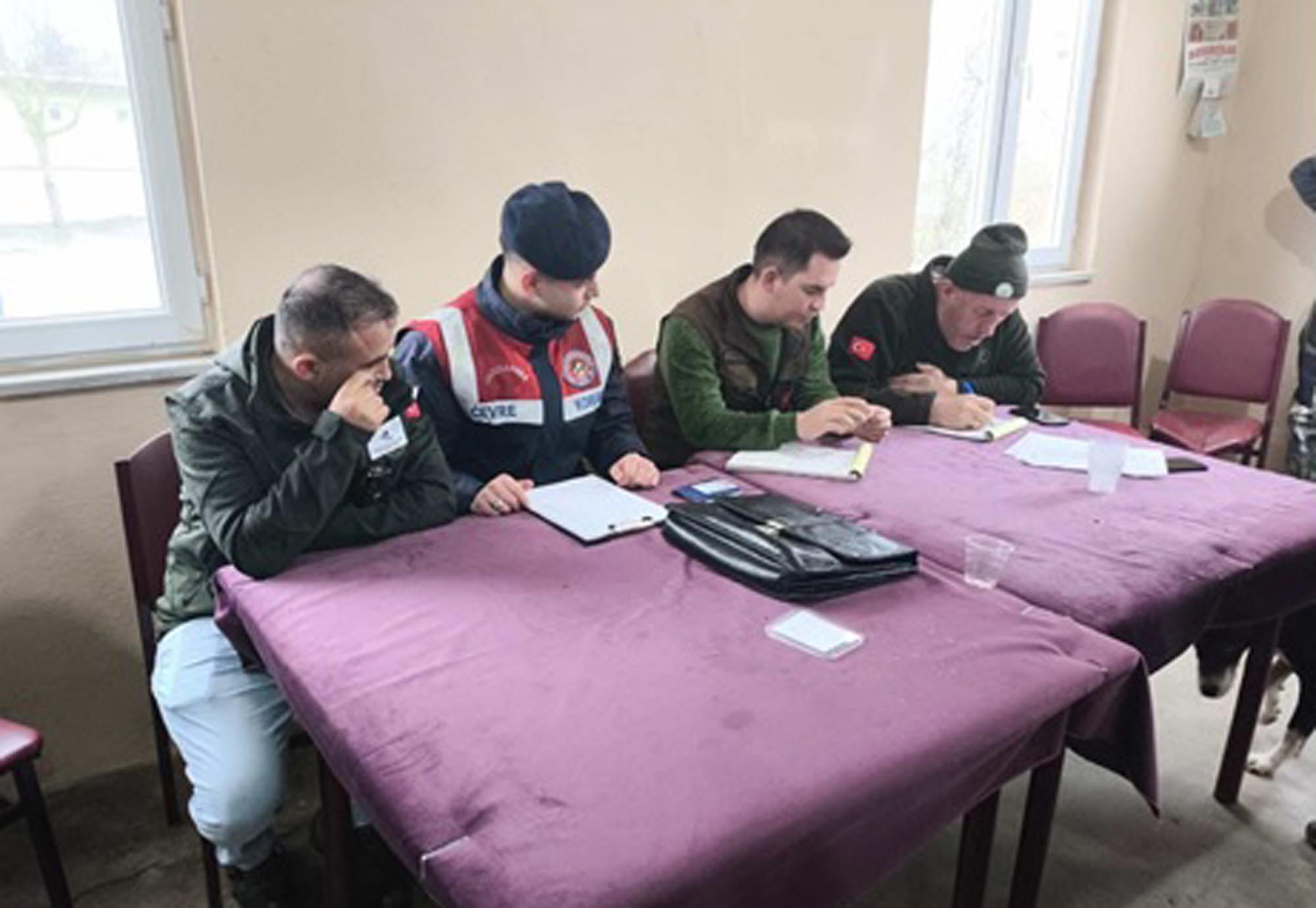 K I R K L A R E L I D E K A R A C A A V L A Y A N K I S I Y E 50 B 1111824 330007