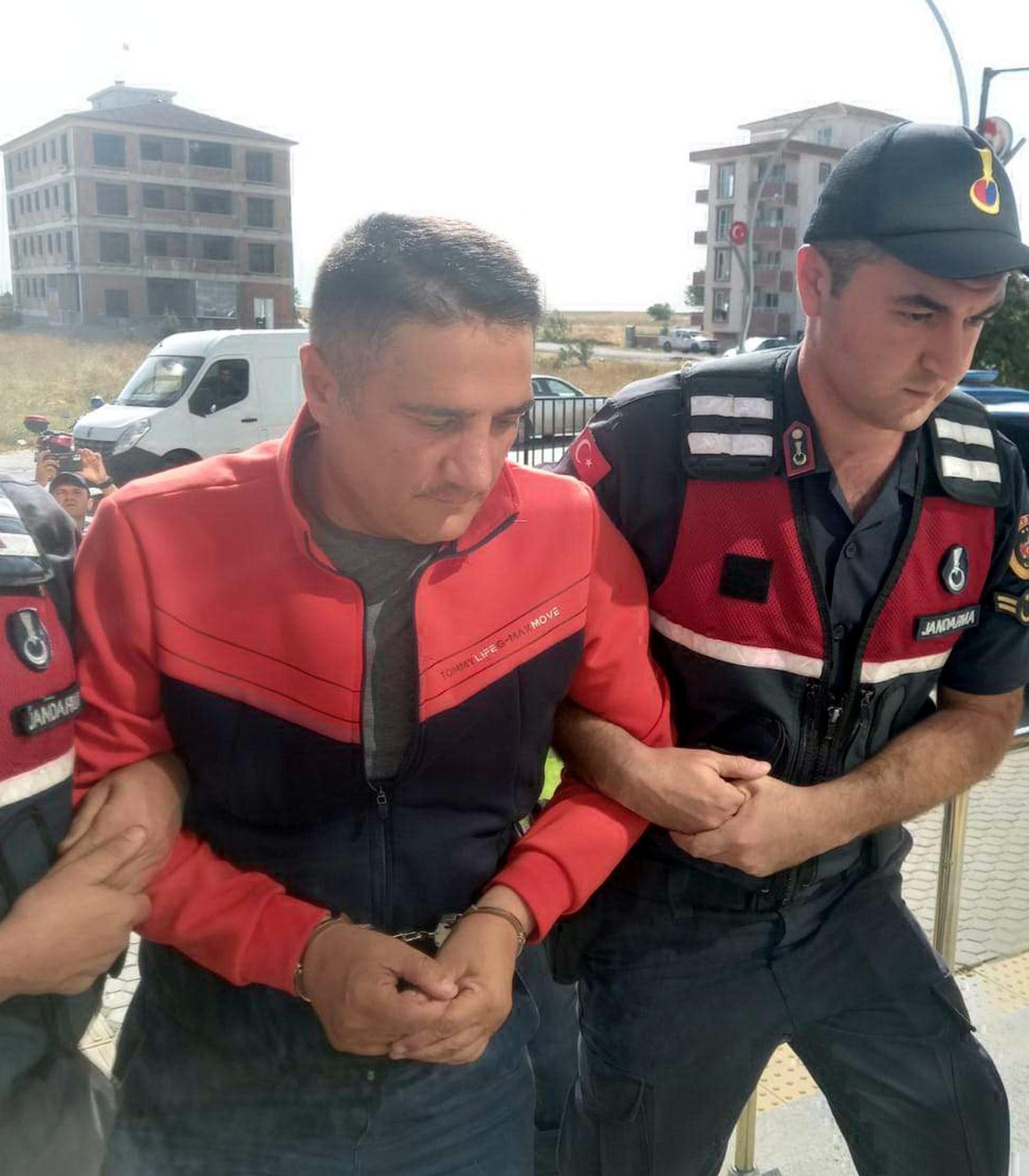 K I R K L A R E L I D E S E L D E 6 K I S I N I N O L U M U N E I L 1126182 334206