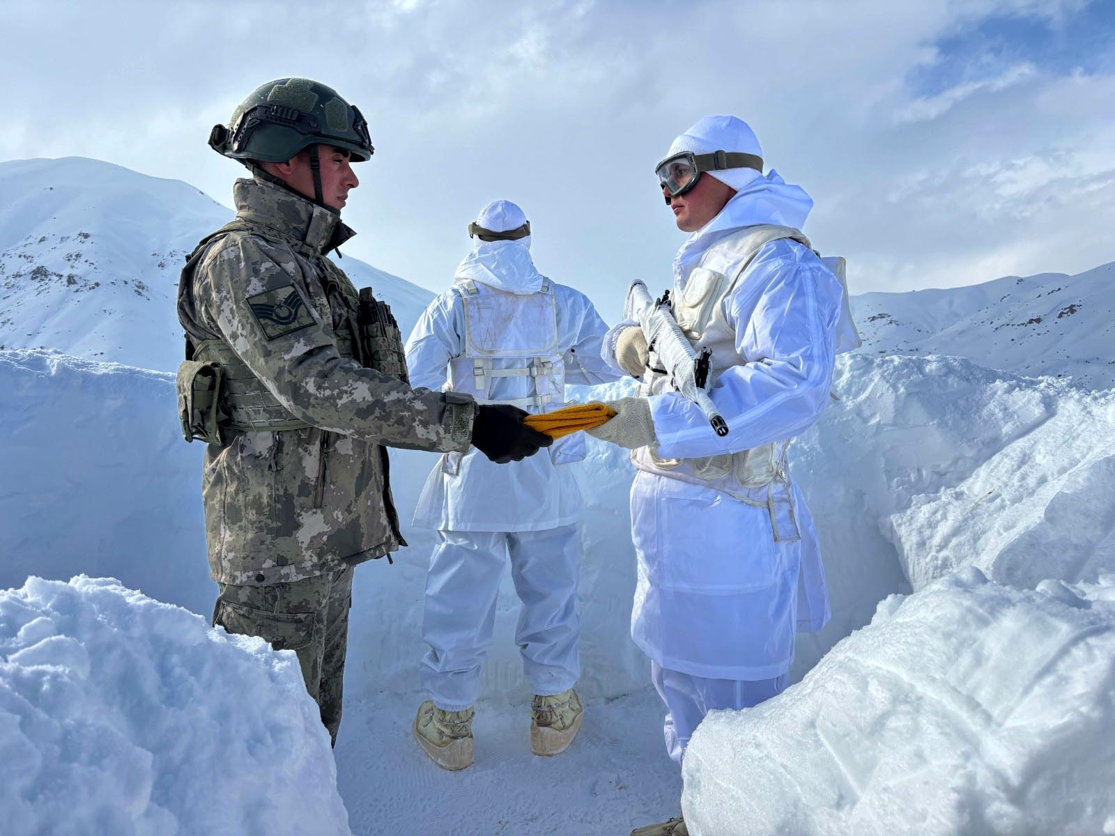 K O M A N D O Y A C O R A P H E D I Y E S I 1120912 332664