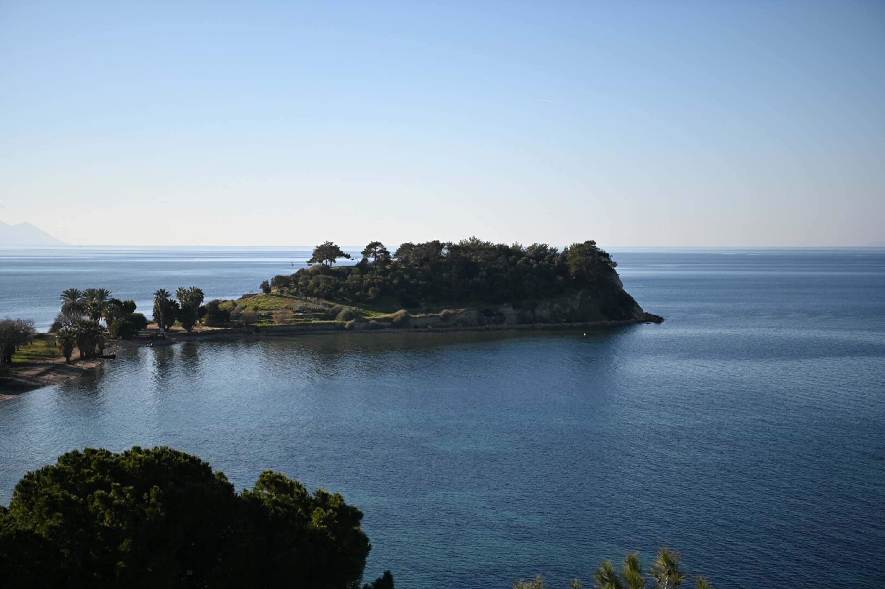 K U S A D A S I’ N D A D E N I Z S U Y U C E K I L D I R O M A D O 1116556 331512