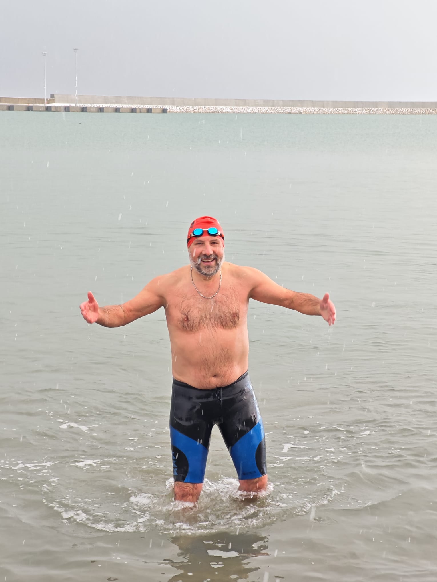 Kar Altinda Denize Girip Yuzdu 1122690 333157 (1)