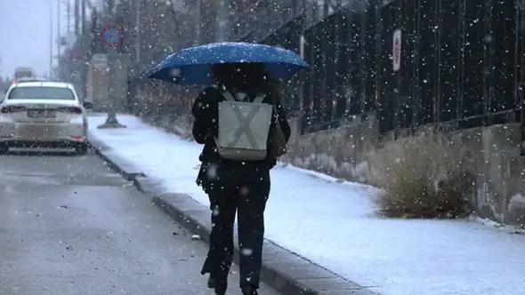 Ankara’da Kar Yağışı Şehir Genelinde Etkisini Gösterdi