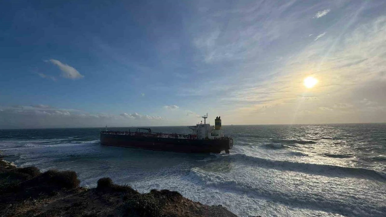 Karaya Oturan Tanker 1