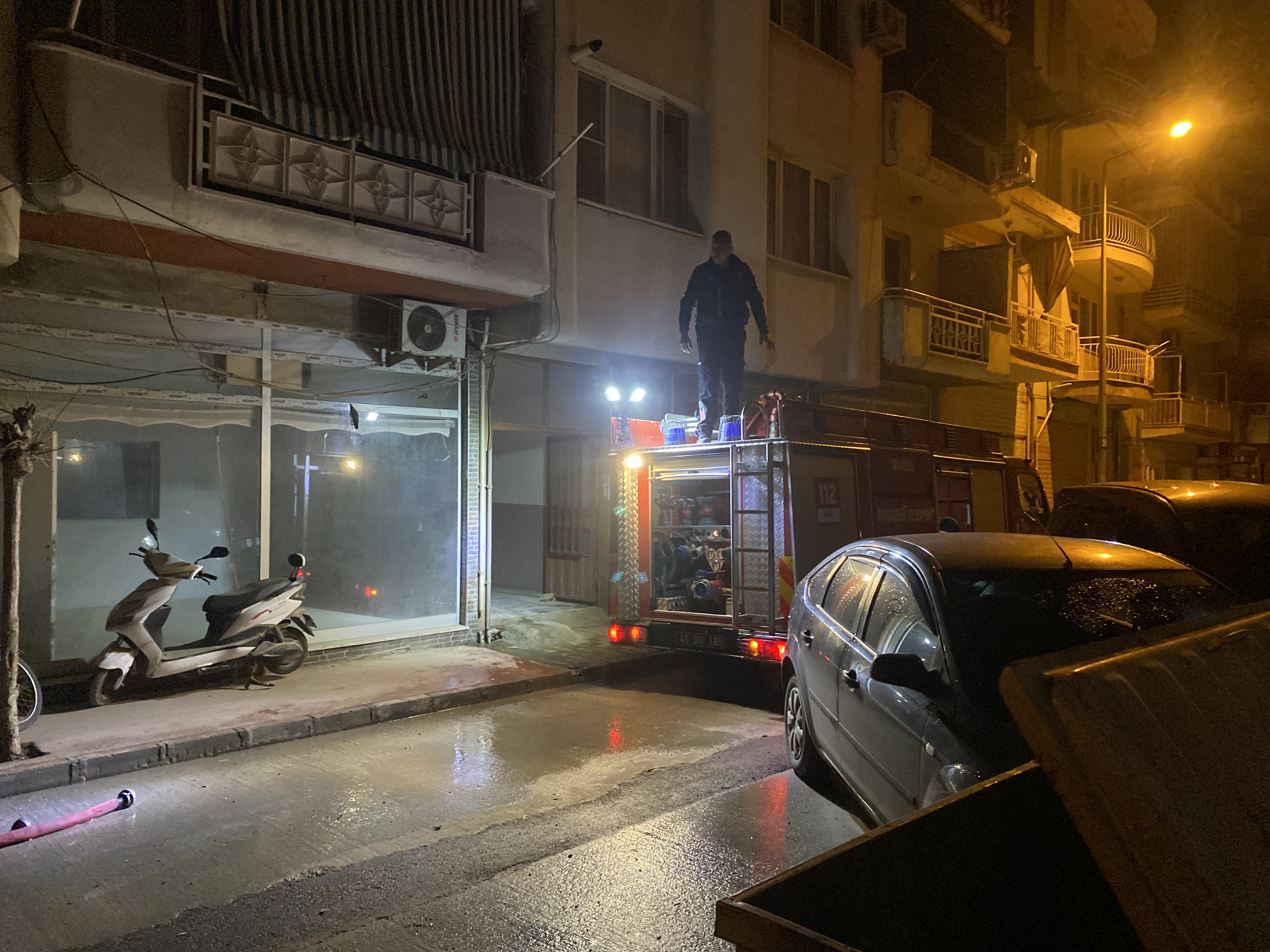 M A N I S A’ D A 4 K A T L I B I N A D A Y A N G I N 1137720 337770