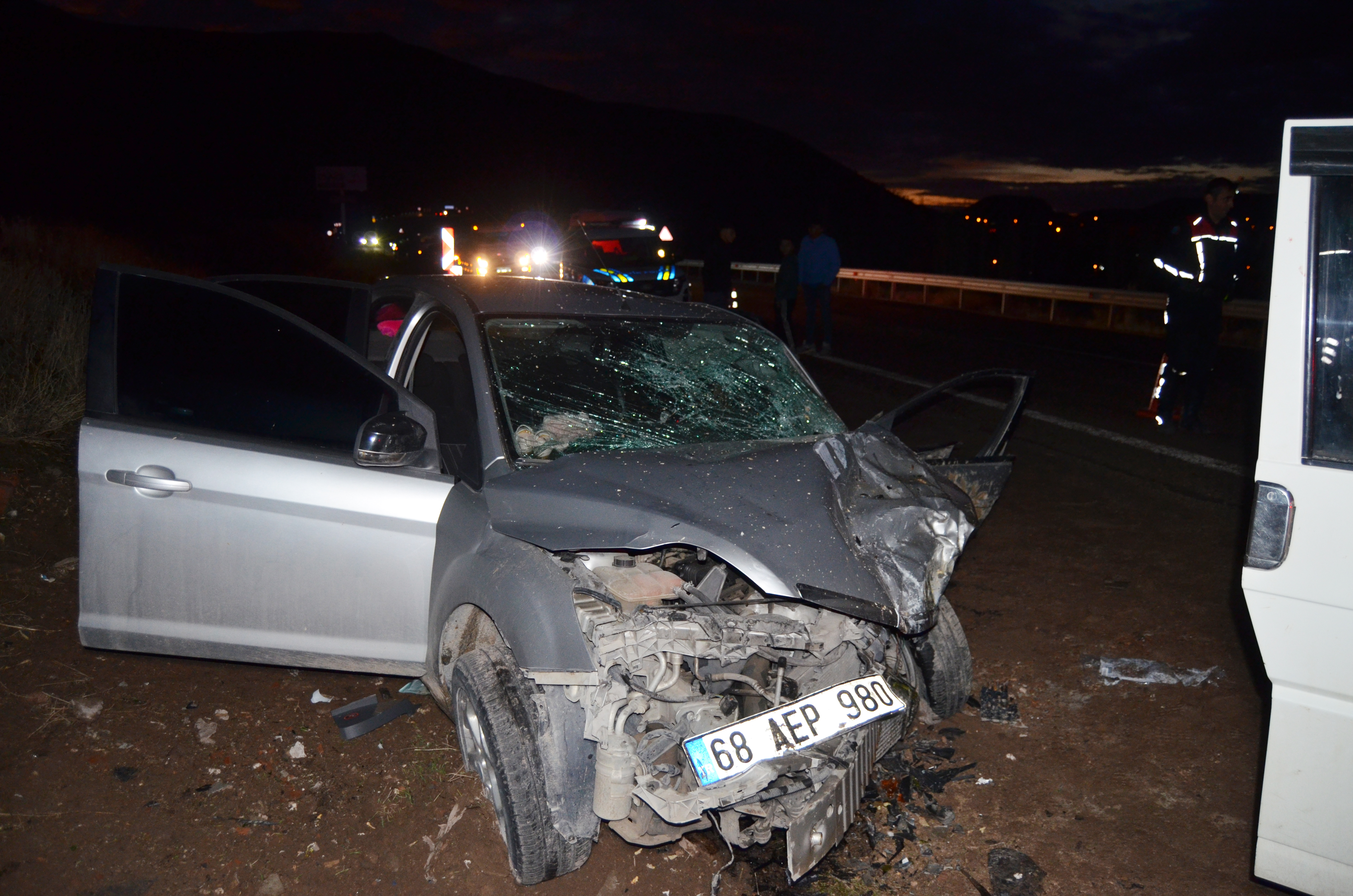 M I N I B U S I L E O T O M O B I L K A F A K A F A Y A C A R P I S T 1108722 329144