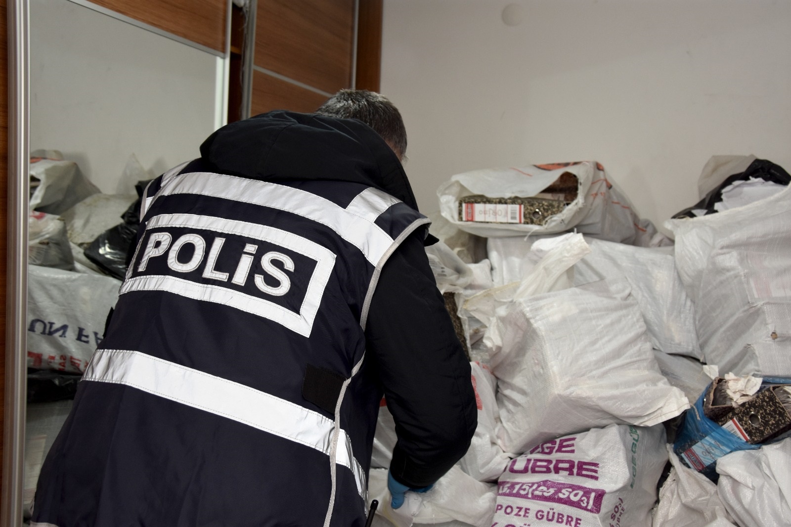 N E V S E H I R D E T E F E C I L I K O P E R A S Y O N U 68 G O Z 1114813 330943