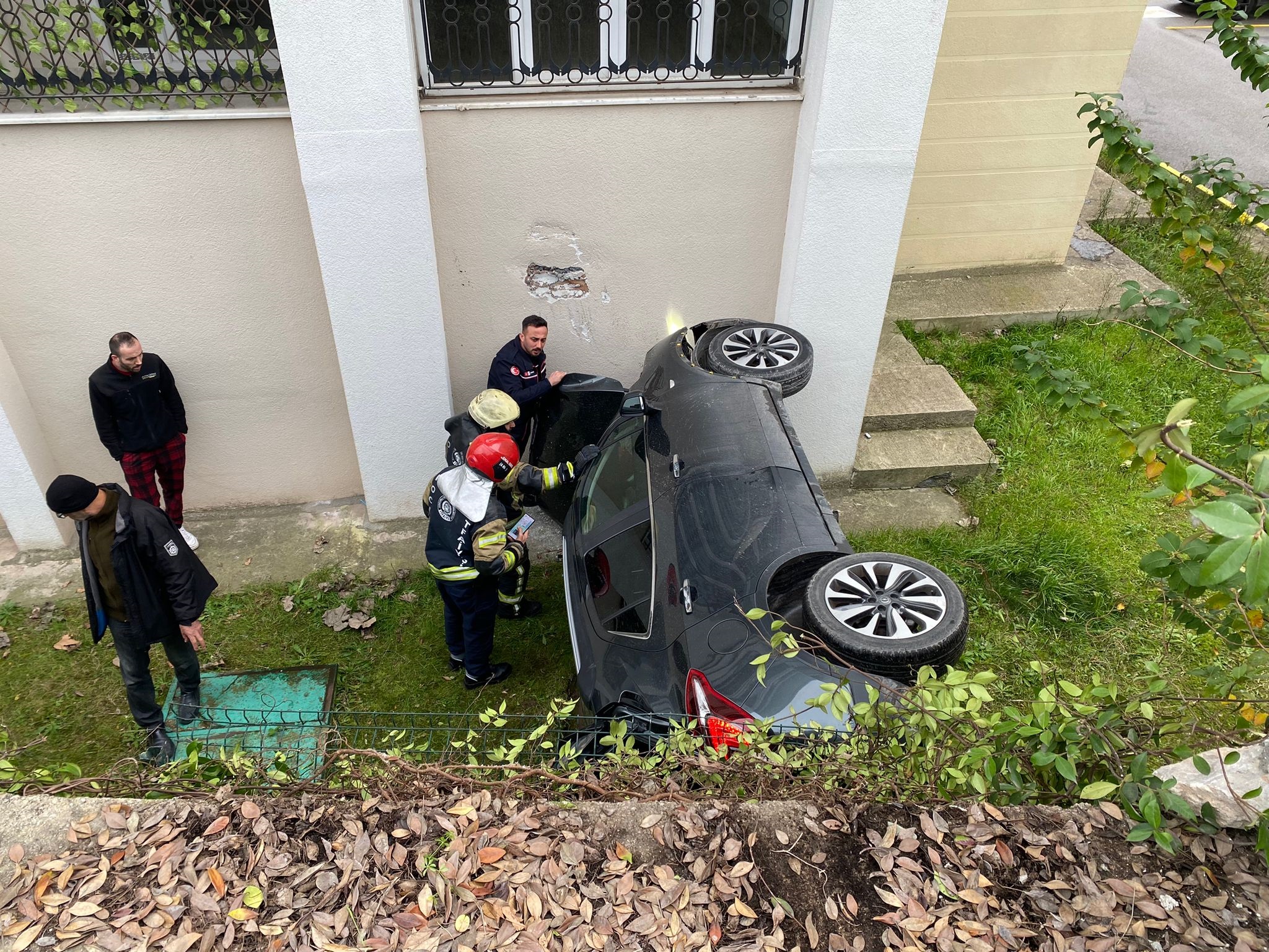 O T O M O B I L A P A R T M A N B A H C E S I N E U C T U 2 Y A R 1128928 335175