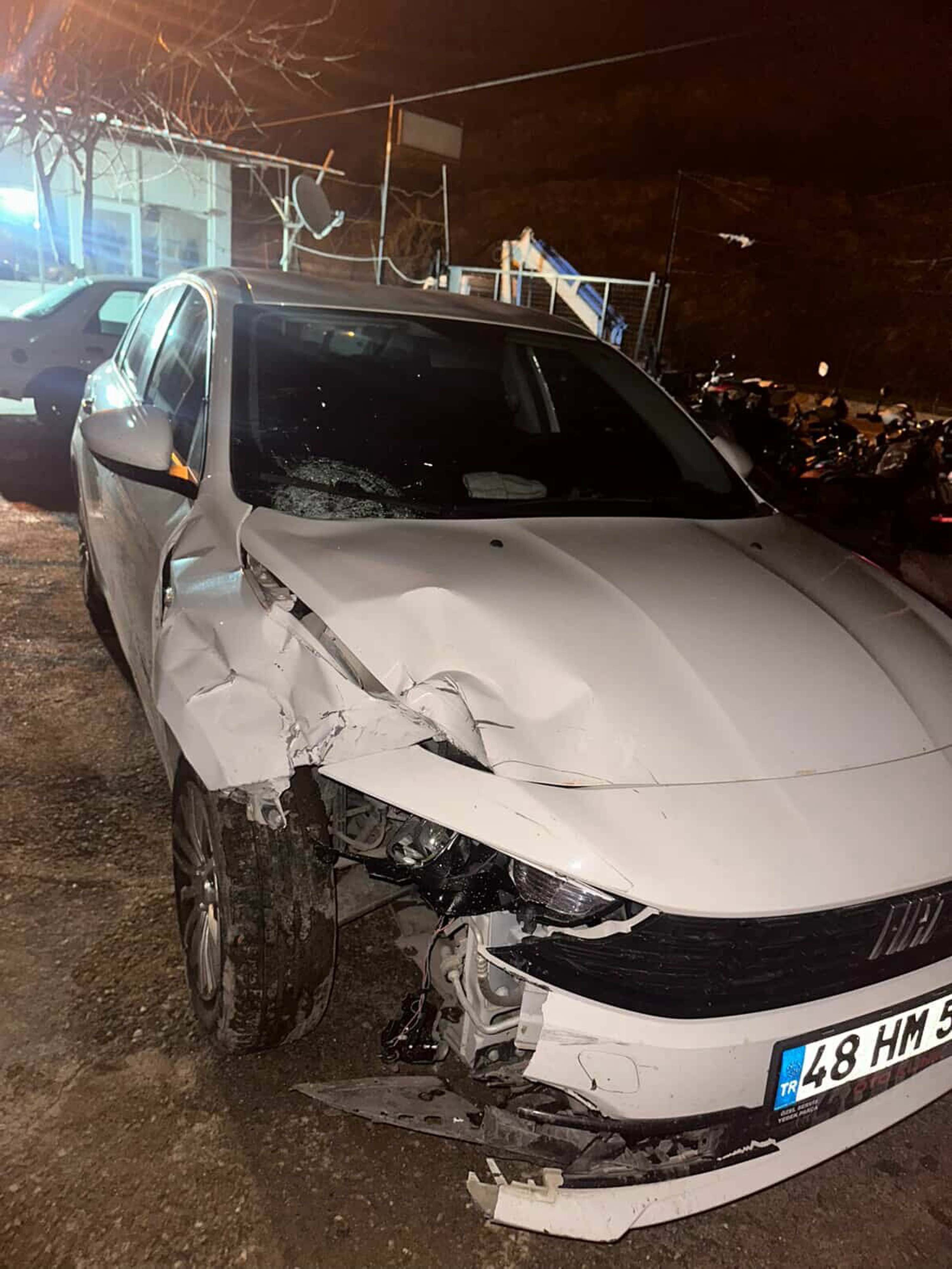 O T O M O B I L I N C A R P T I G I 9 Y A S I N D A K I B I S I K L E T 1140103 338547