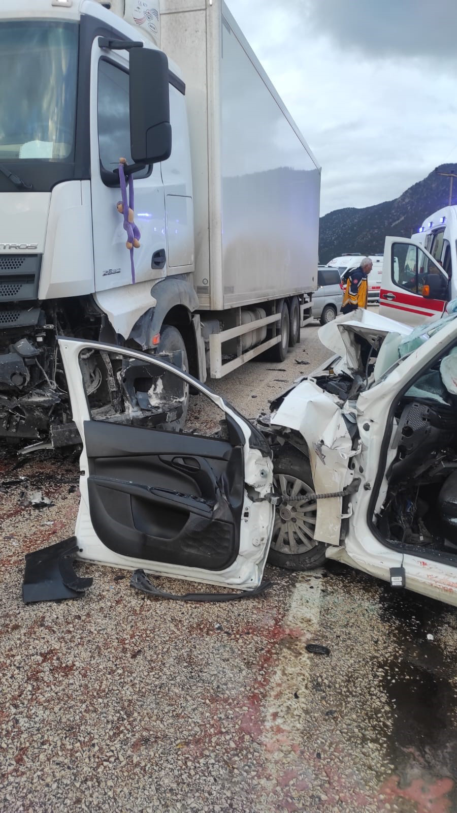 O T O M O B I L P A R K H A L I N D E K I T I R A C A R P T I 2 1091945 324135