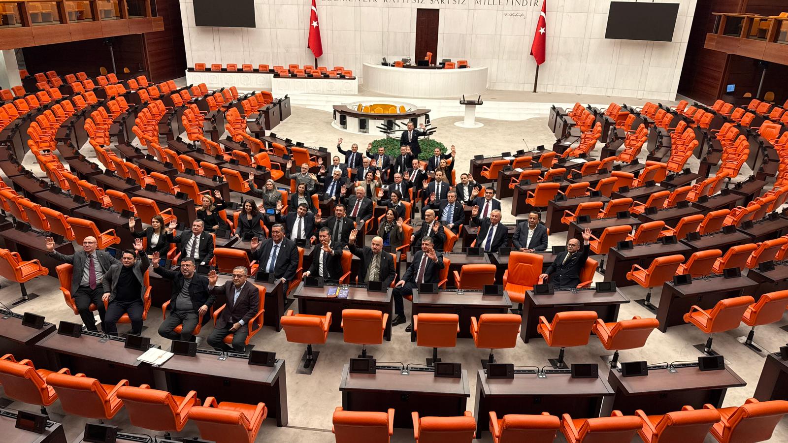 O Z G U R O Z E L D E N C H P N I N T B M M D E K I E M E K L 1107671 328860