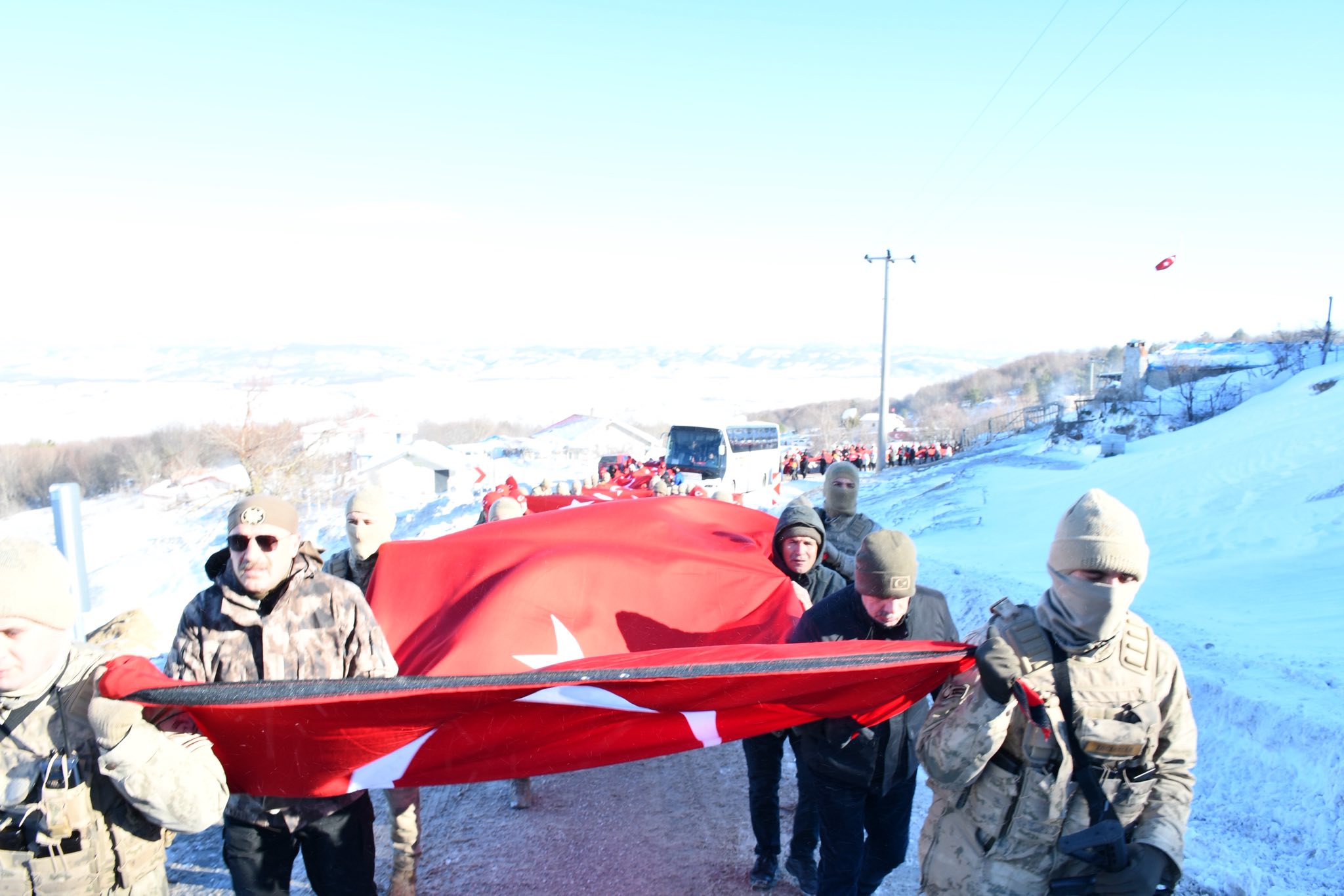 S A M S U N D A S A R I K A M I S S E H I T L E R I I C I N A N M A 1096222 325412