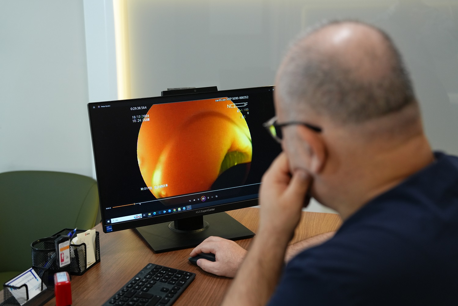 ‘ S O S Y A L M E D Y A D A K I B A G I R S A K D E T O K S U T R E N D 1126777 334409