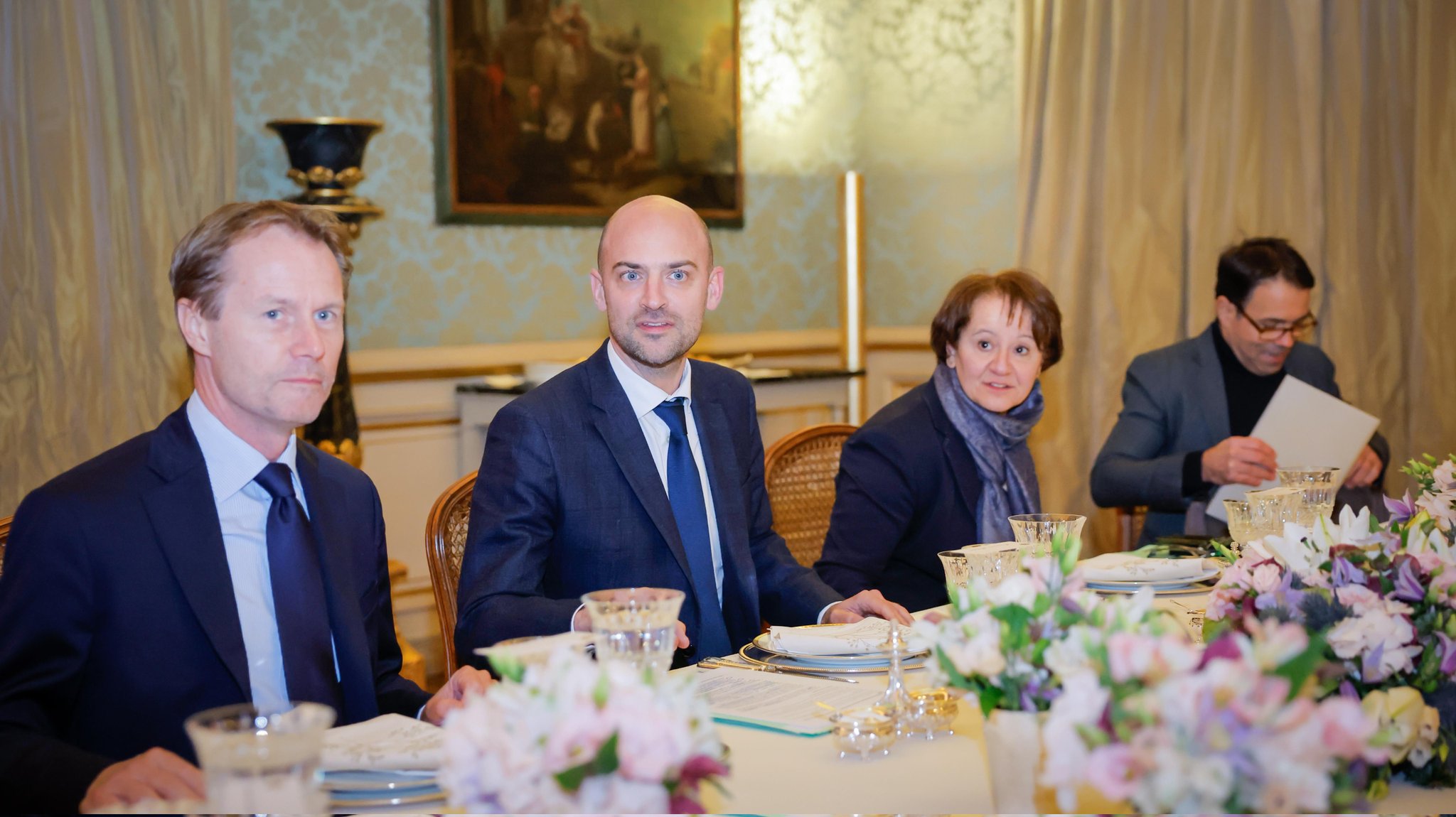 S U R I Y E D I S I S L E R I B A K A N I S E Y B A N I F R A N S A 1100234 326625