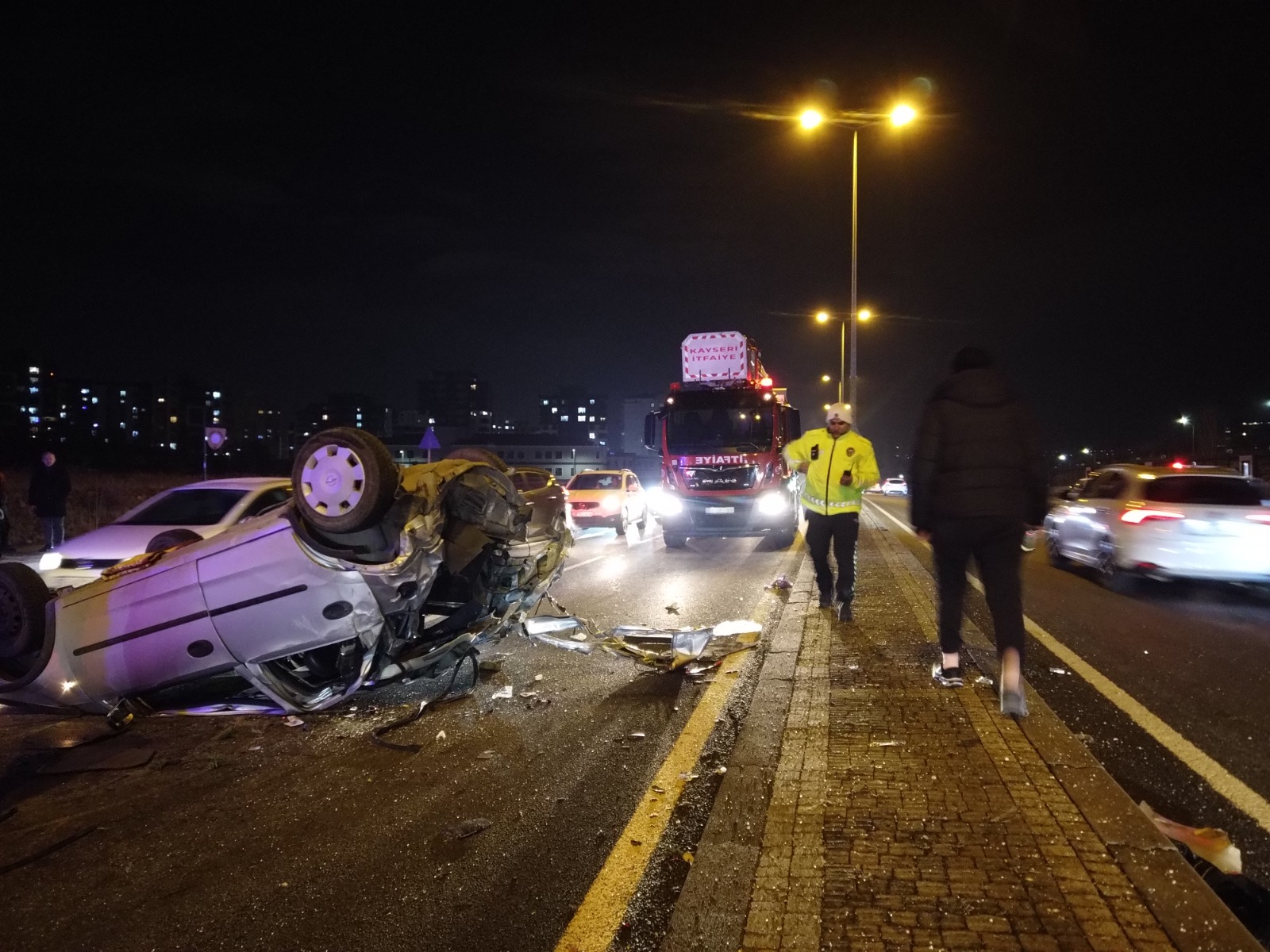 T A K L A A T A N O T O M O B I L T A K S I Y L E C A R P I S T I 1108934 329206