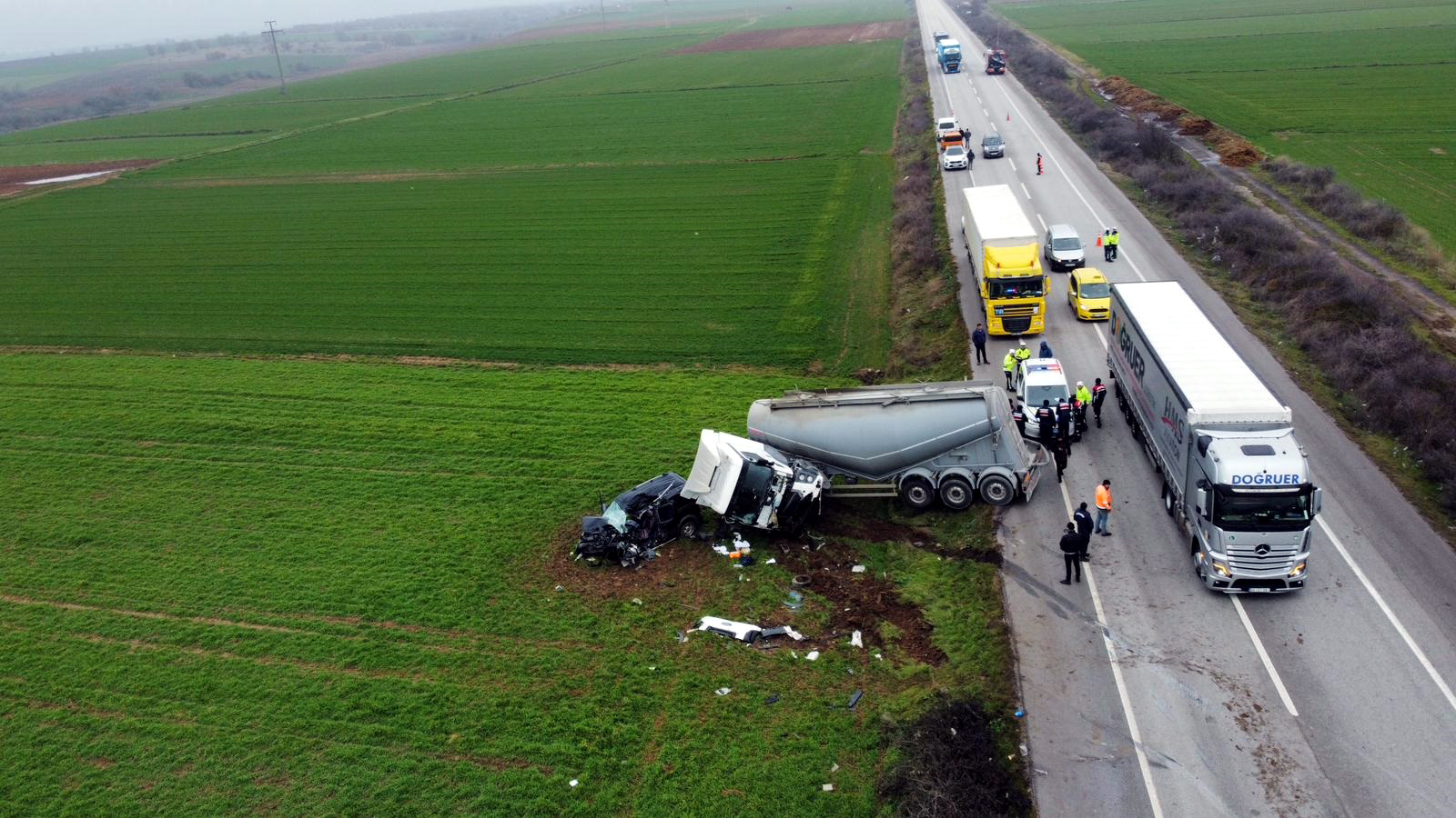 T A N K E R L E C A R P I S A N O T O M O B I L I N S U R U C U S U O L 1130654 335702