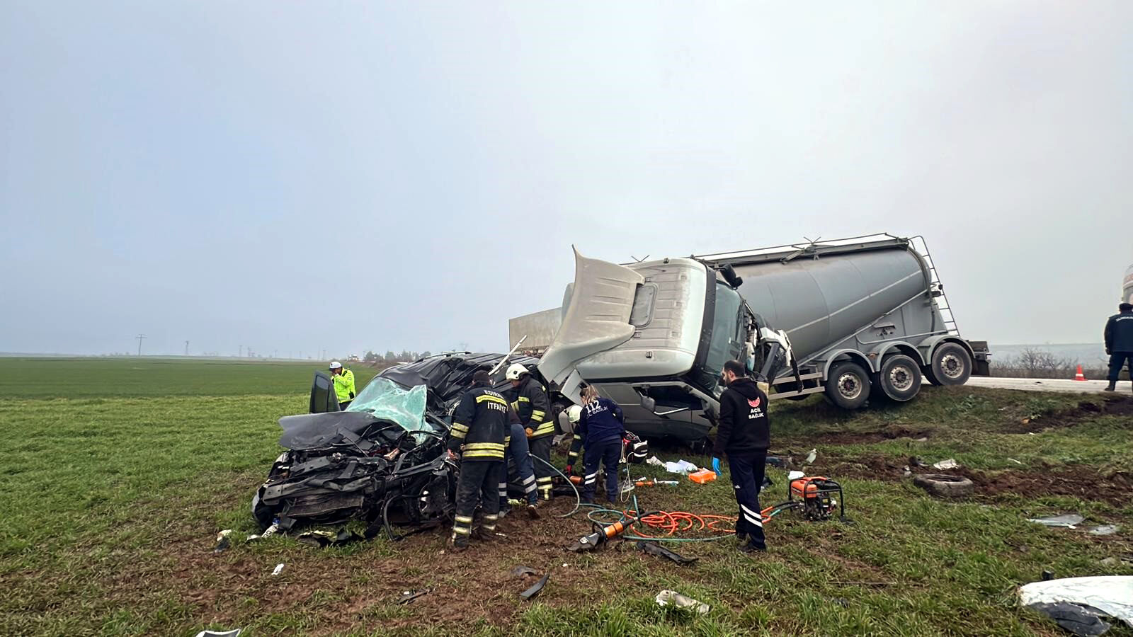 Tankerle Otomobil Çarpıştı; Sürücü Hayatını Kaybetti