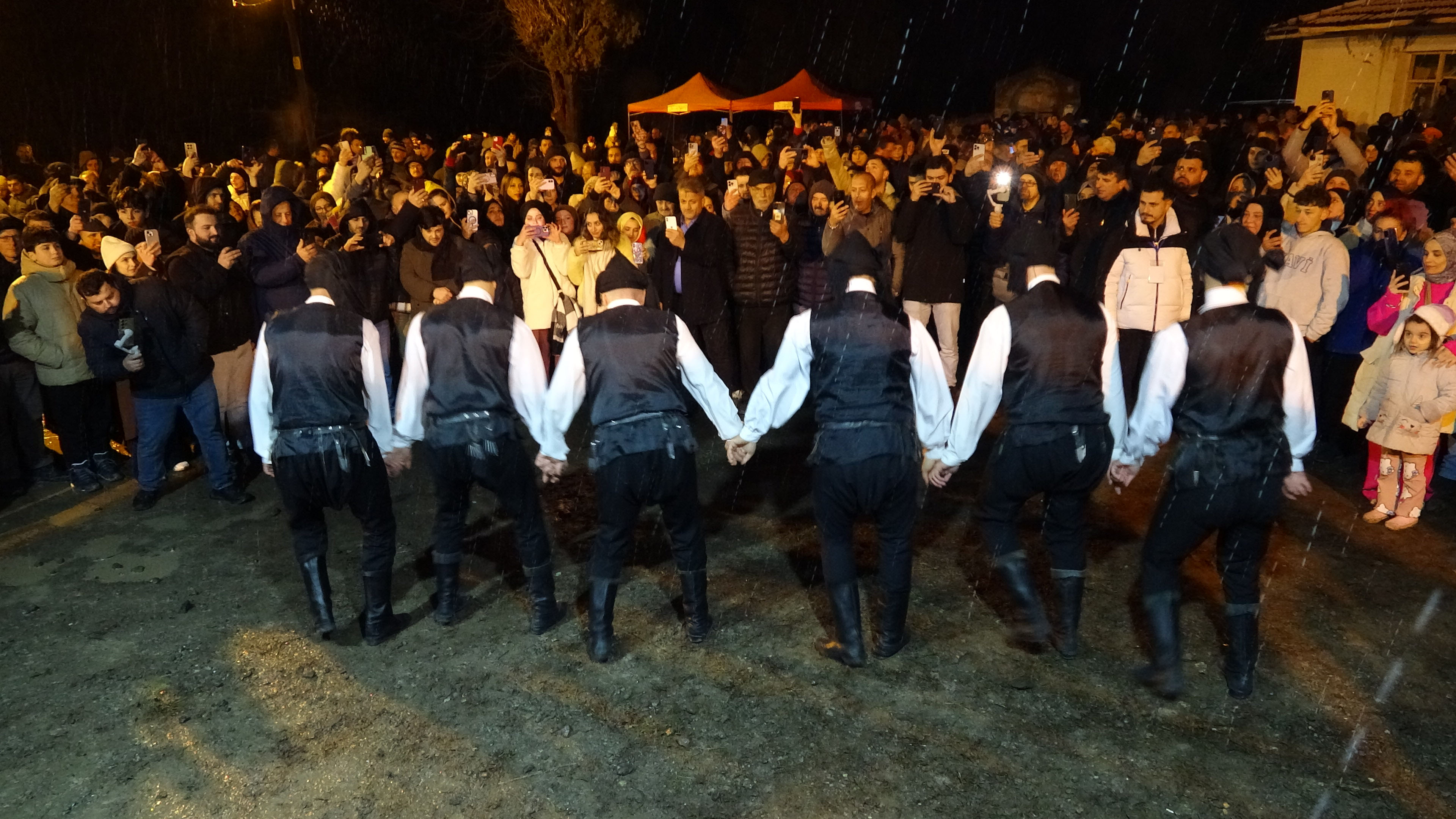 T R A B Z O N D A G E L E N E K S E L K A L A N D A R S E N L I G I 1114483 330860