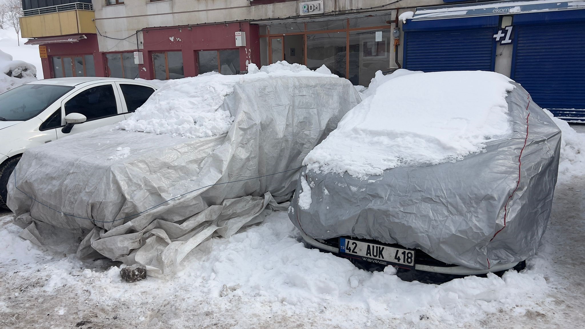 T U R K I Y E N I N E N S O G U K Y E R I E K S I 327 D E R 1128819 335130