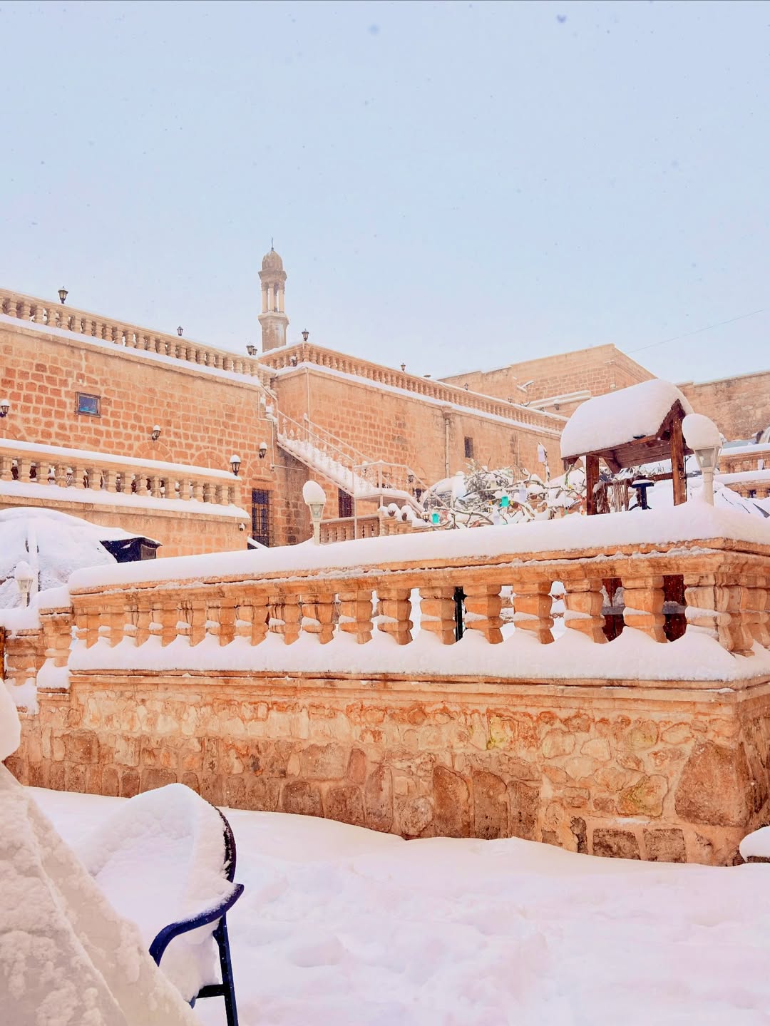 U Z A K S E H I R E K A R Y A G D I 1097783 325857