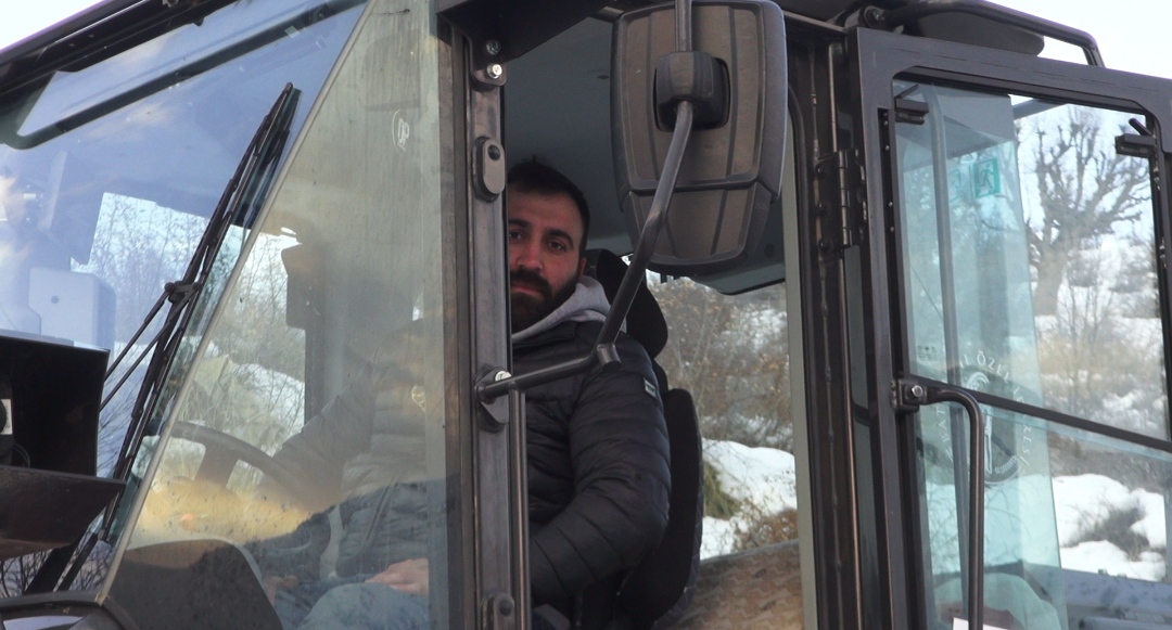 Z O R L U K I S S A R T L A R I N D A Y O L A C I P H A Y A T K U 1097382 325726