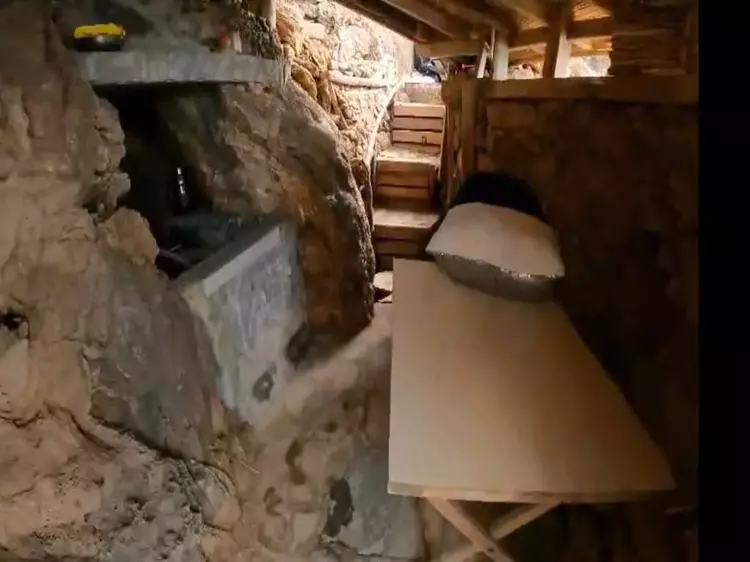 699412158C3F68B010B6054A