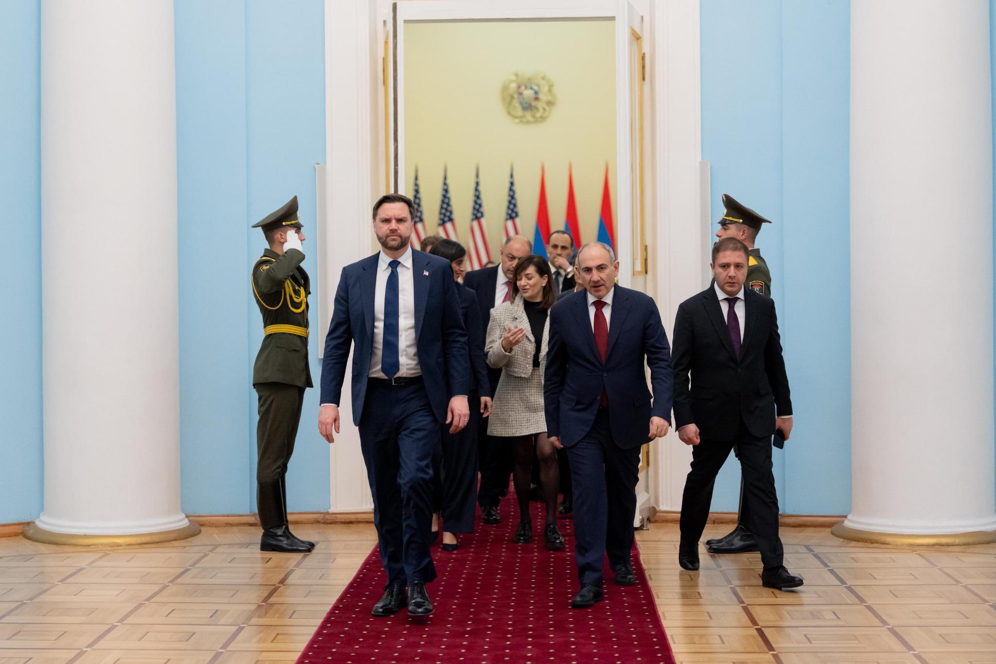 A B D E R M E N I S T A N A R A S I N D A 11 M I L Y O N D O L A R L 1160404 344602