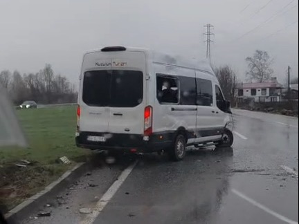 A M B U L A N S I L E S E R V I S M I N I B U S U C A R P I S T I 1 1147063 340618