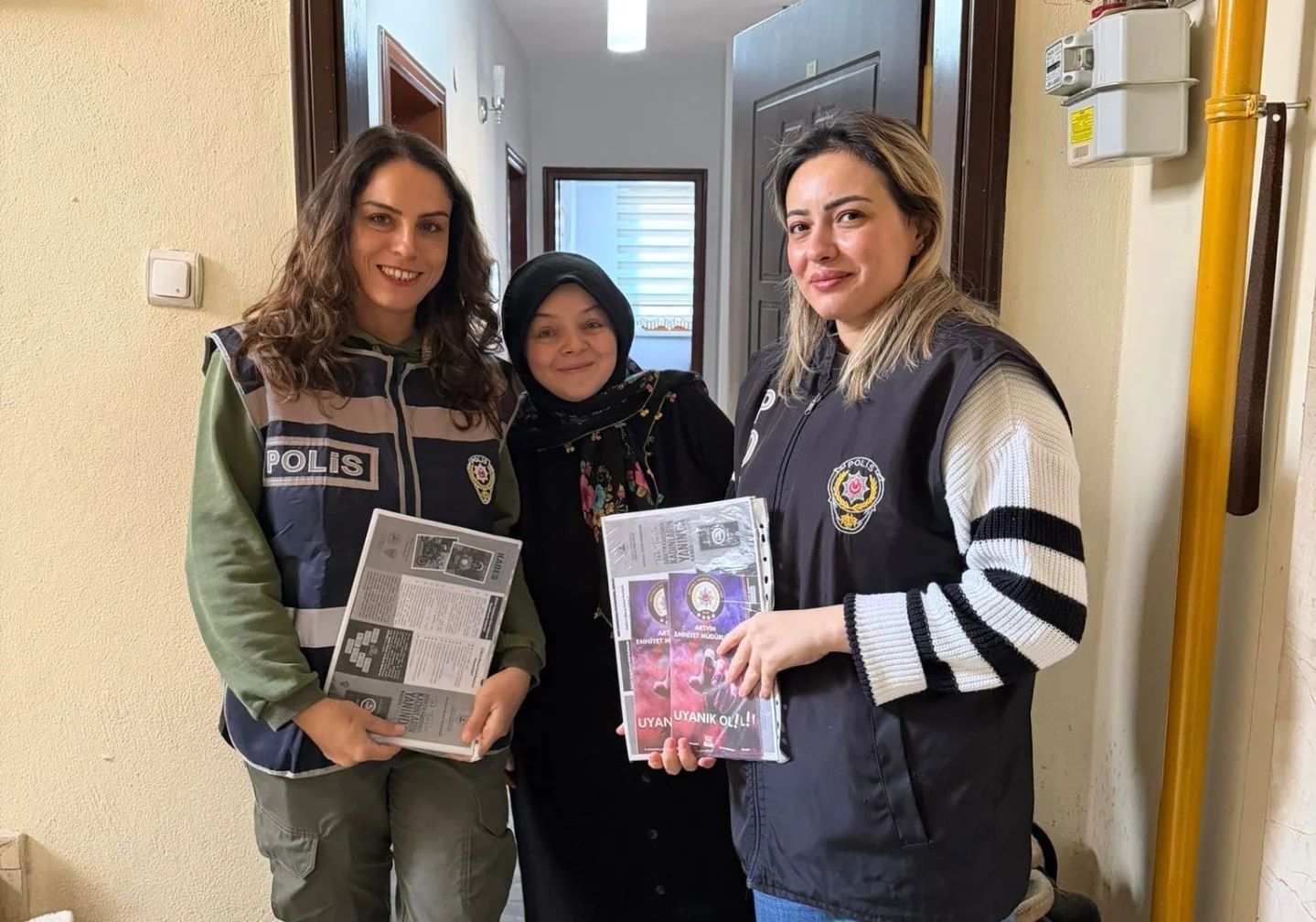 A R T V I N D E P O L I S 45 M I L Y O N L I R A L I K T E L E 1150992 341838