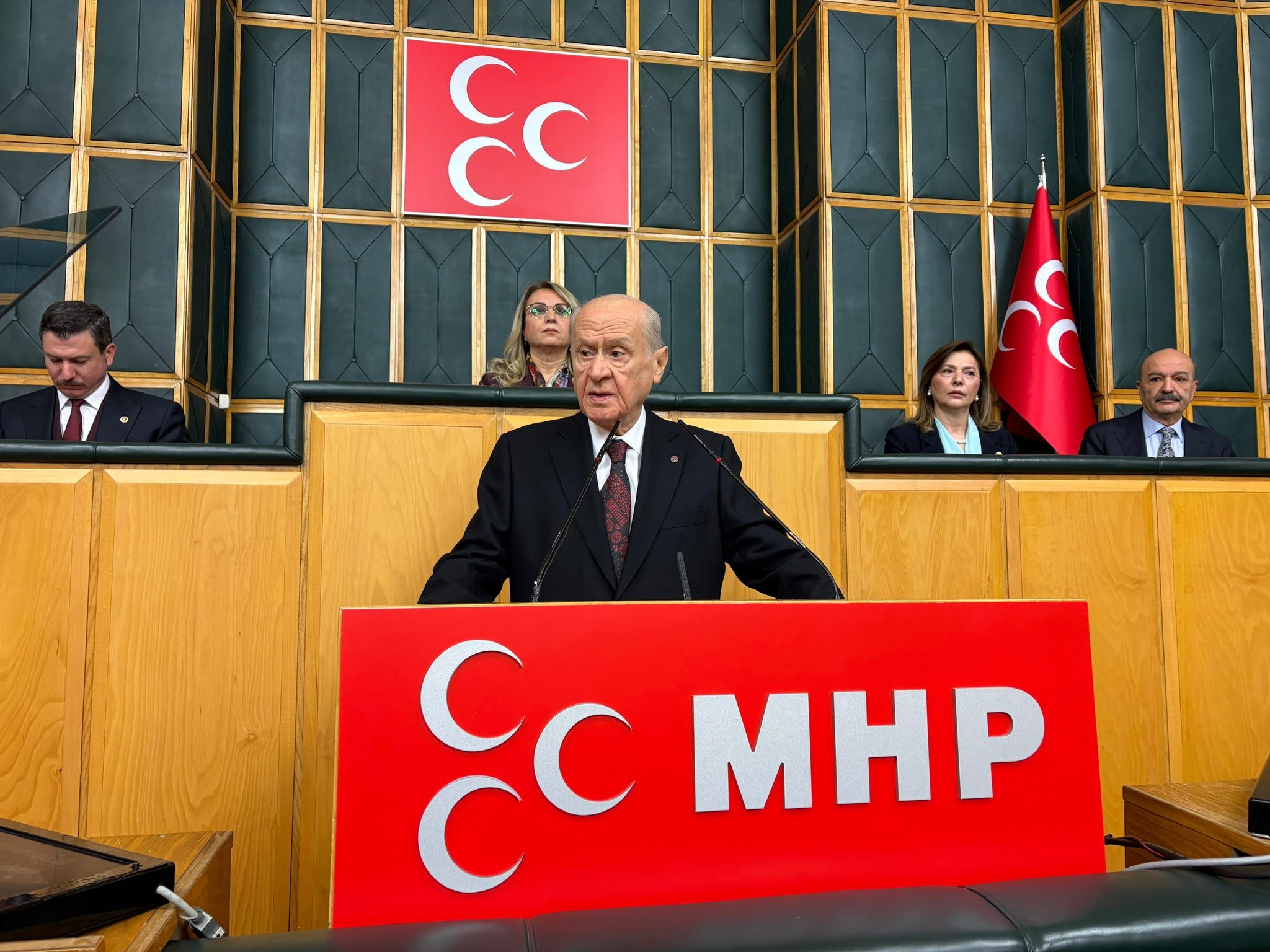 Bahçeli: Silahların Yerini Siyaset Almalı