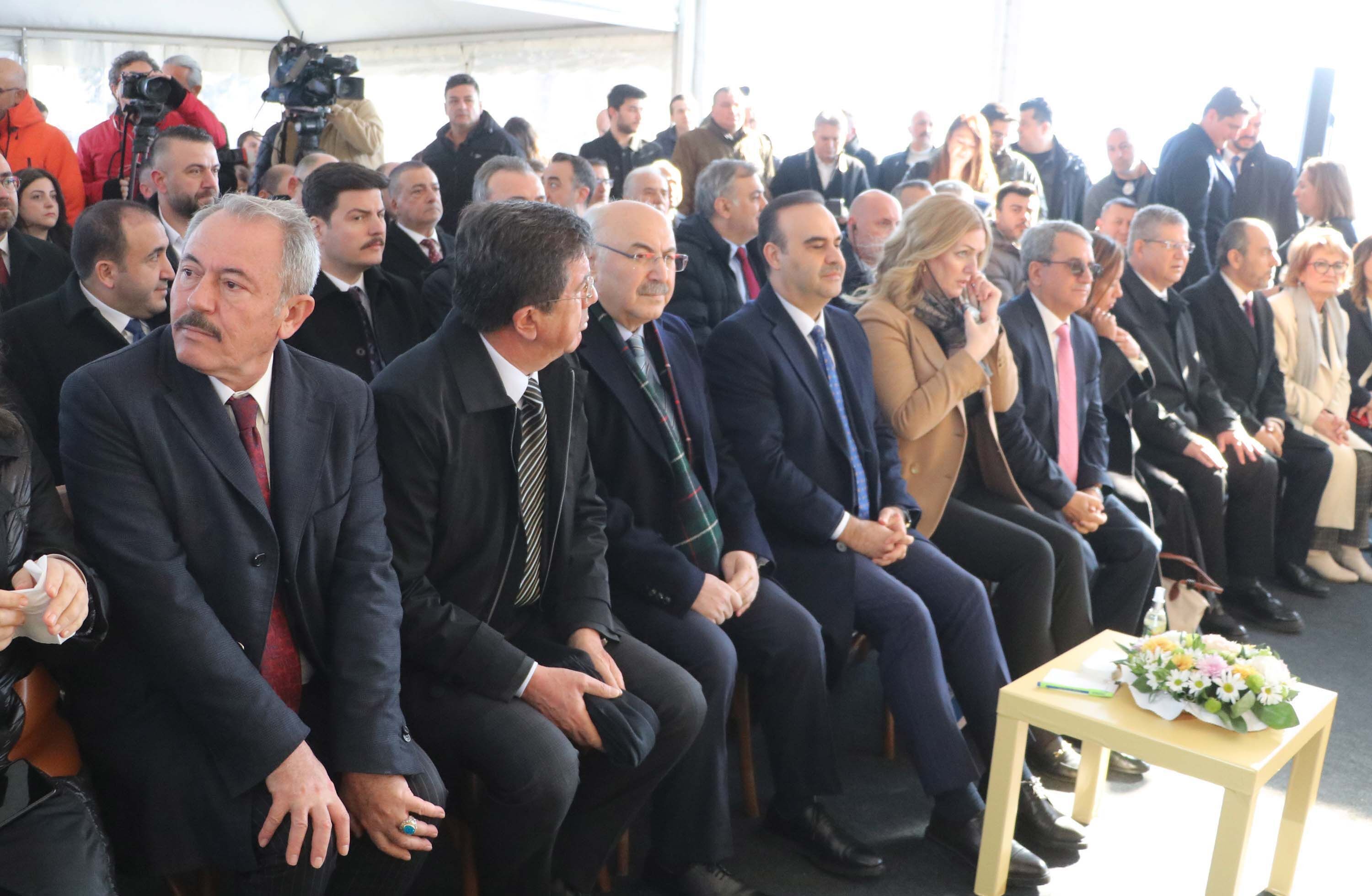 B A K A N K A C I R T A M B A G I M S I Z T U R K I Y E Y O L C U L 1189502 353446