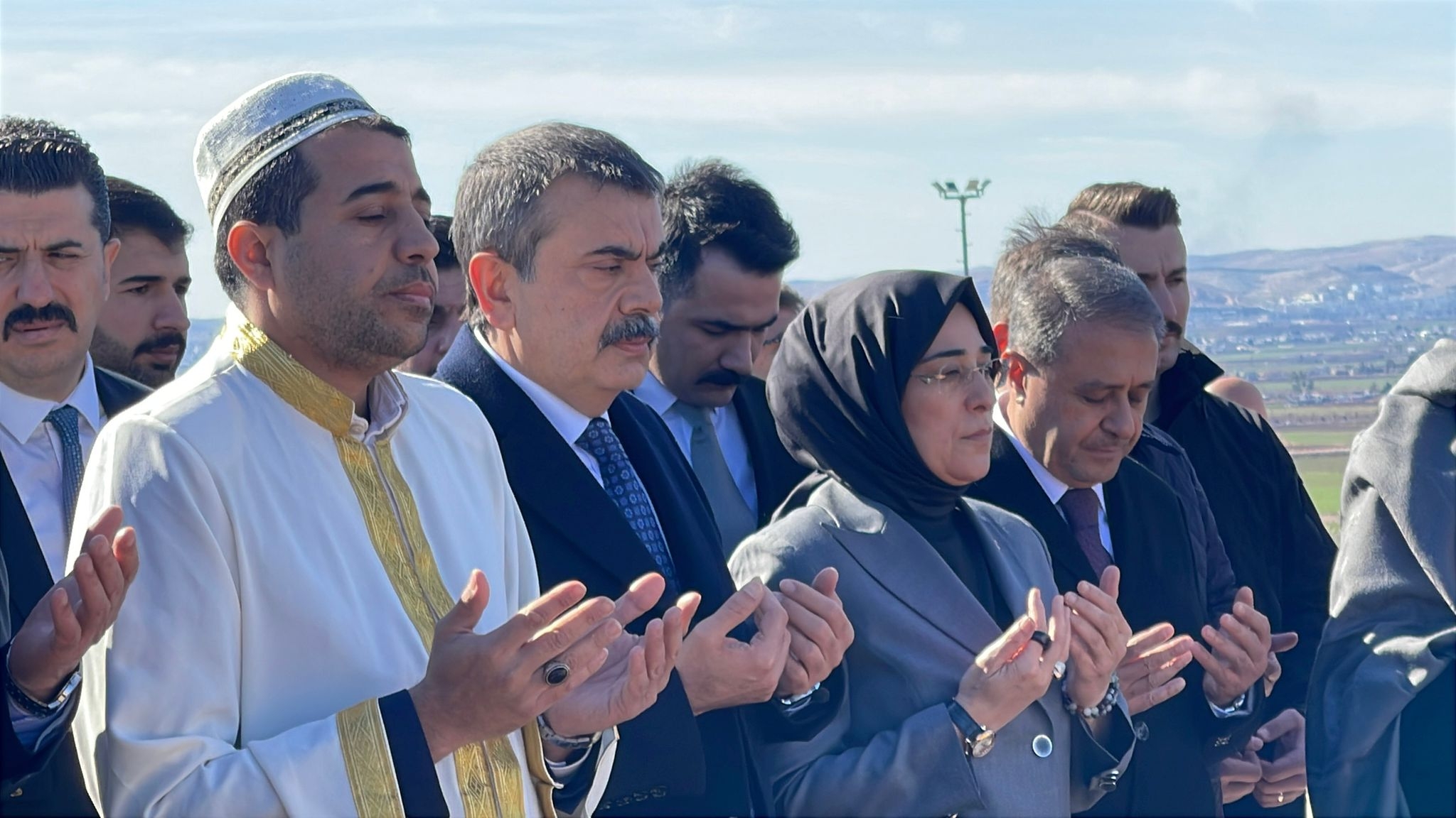 B A K A N T E K I N S A N L I U R F A’ D A 1151488 341985