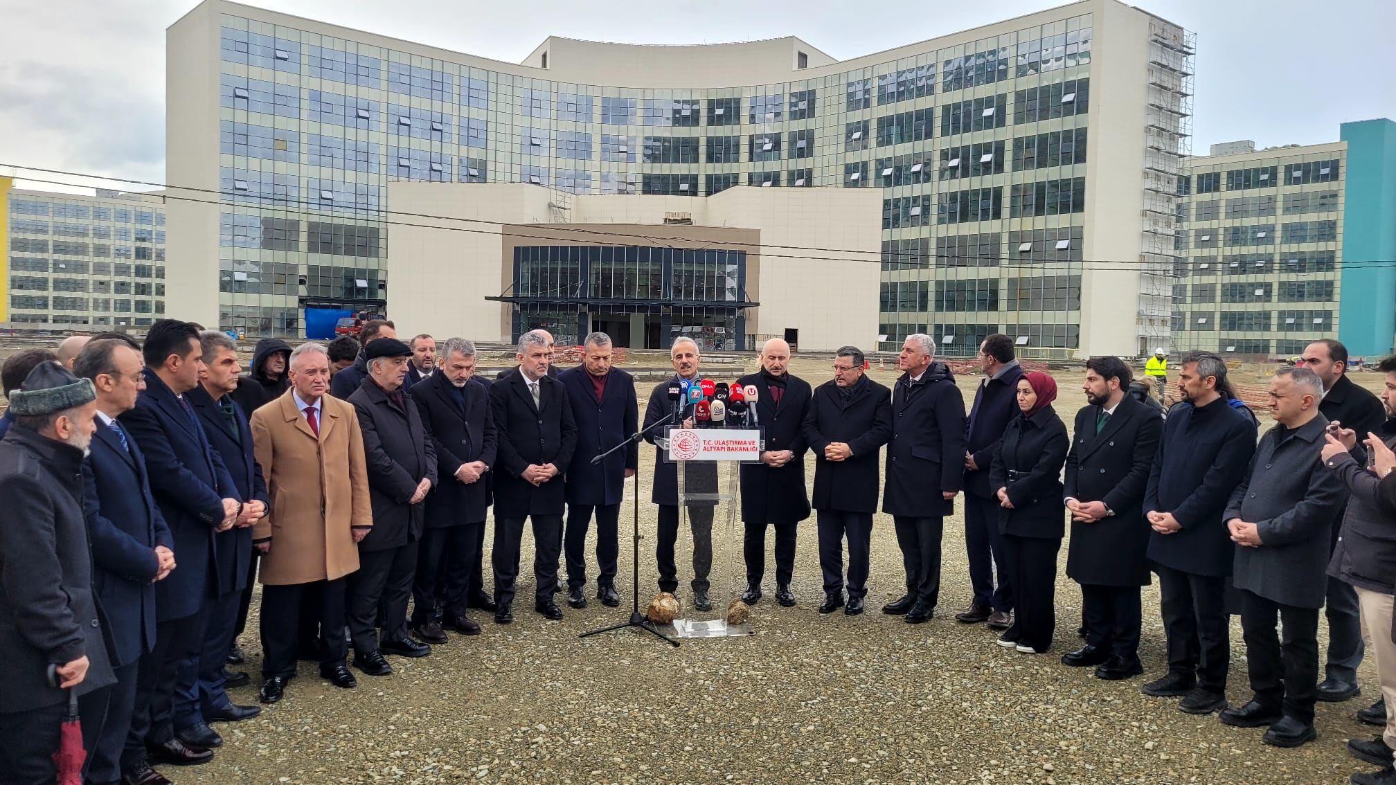 Bakan Uraloğlu: İran ve Bölge Ülkelerine Uçuşlar 2 Mart’a Kadar İptal