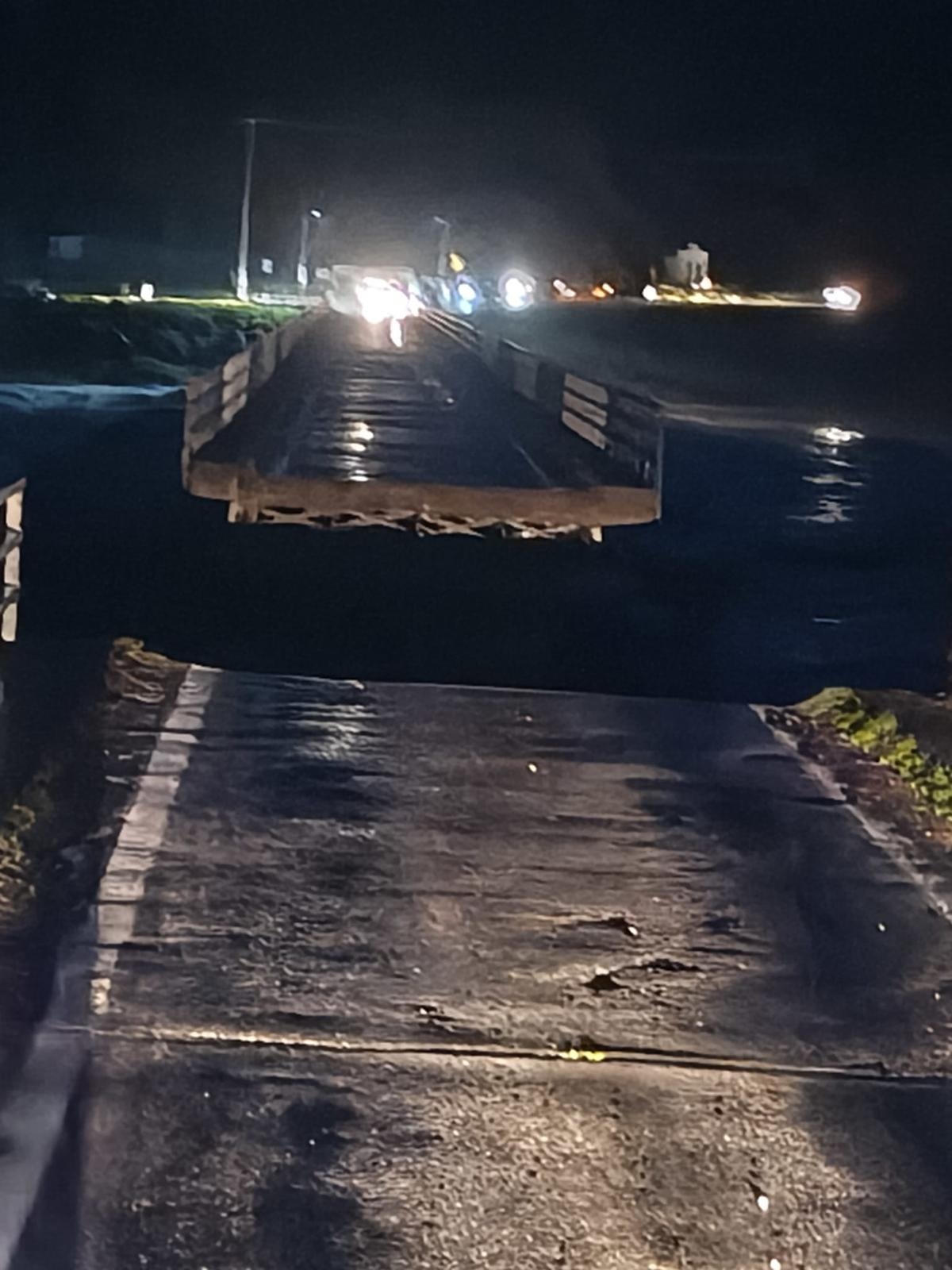 Balıkesir’de yağış sonrası köprü çöktü