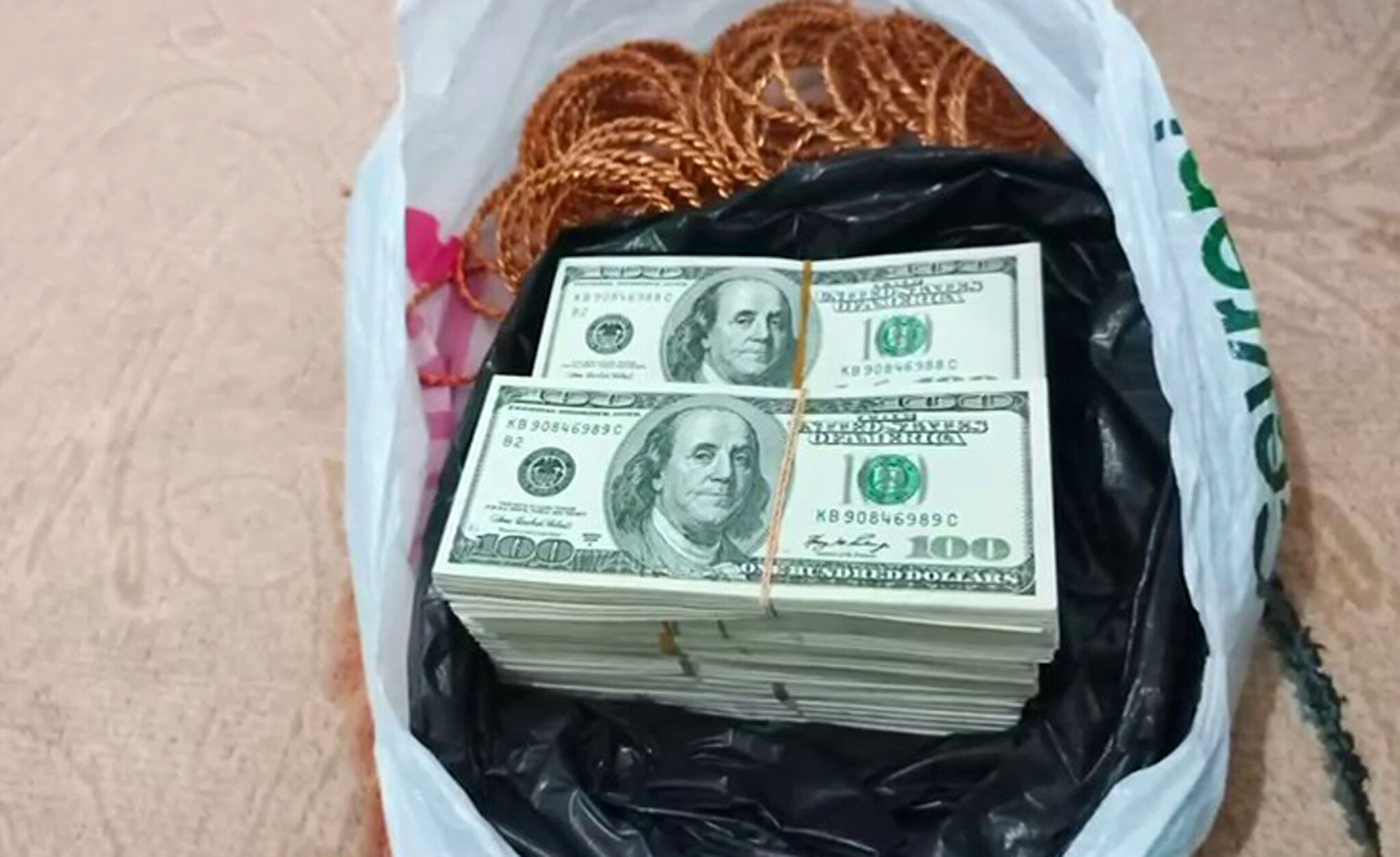 B A S K O M I S E R Y A L A N I Y L A 20 M I L Y O N L U K D O L A 1184019 351749