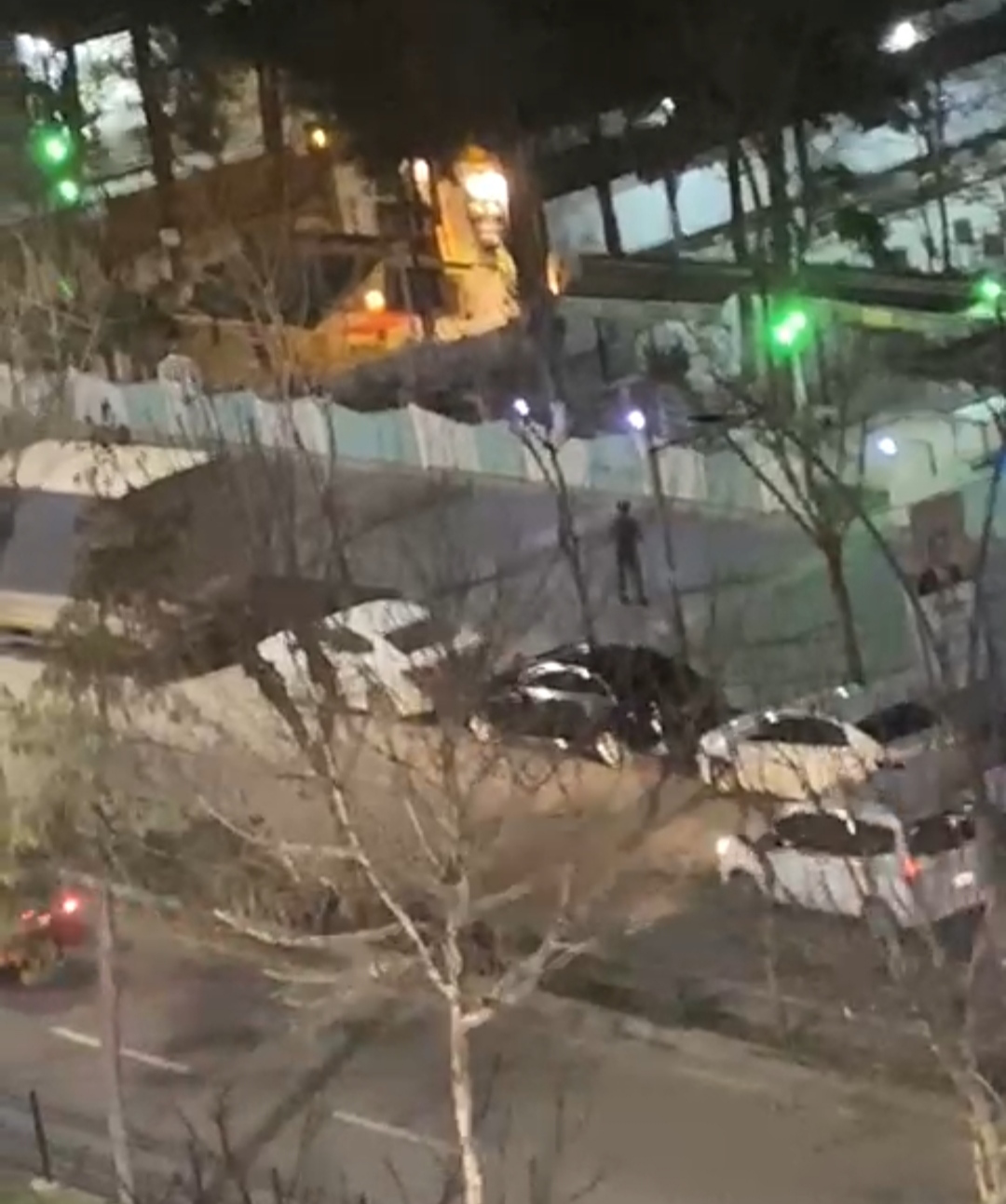 B A T M A N’ D A U Z U N N A M L U L U S I L A H L A C E V R E Y E A 1182804 351334