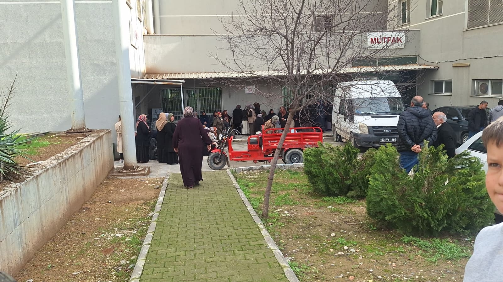 B E R A B E R A V A G I T T I G I K U Z E N I N I K A Z A R A T U F E 1177018 349632