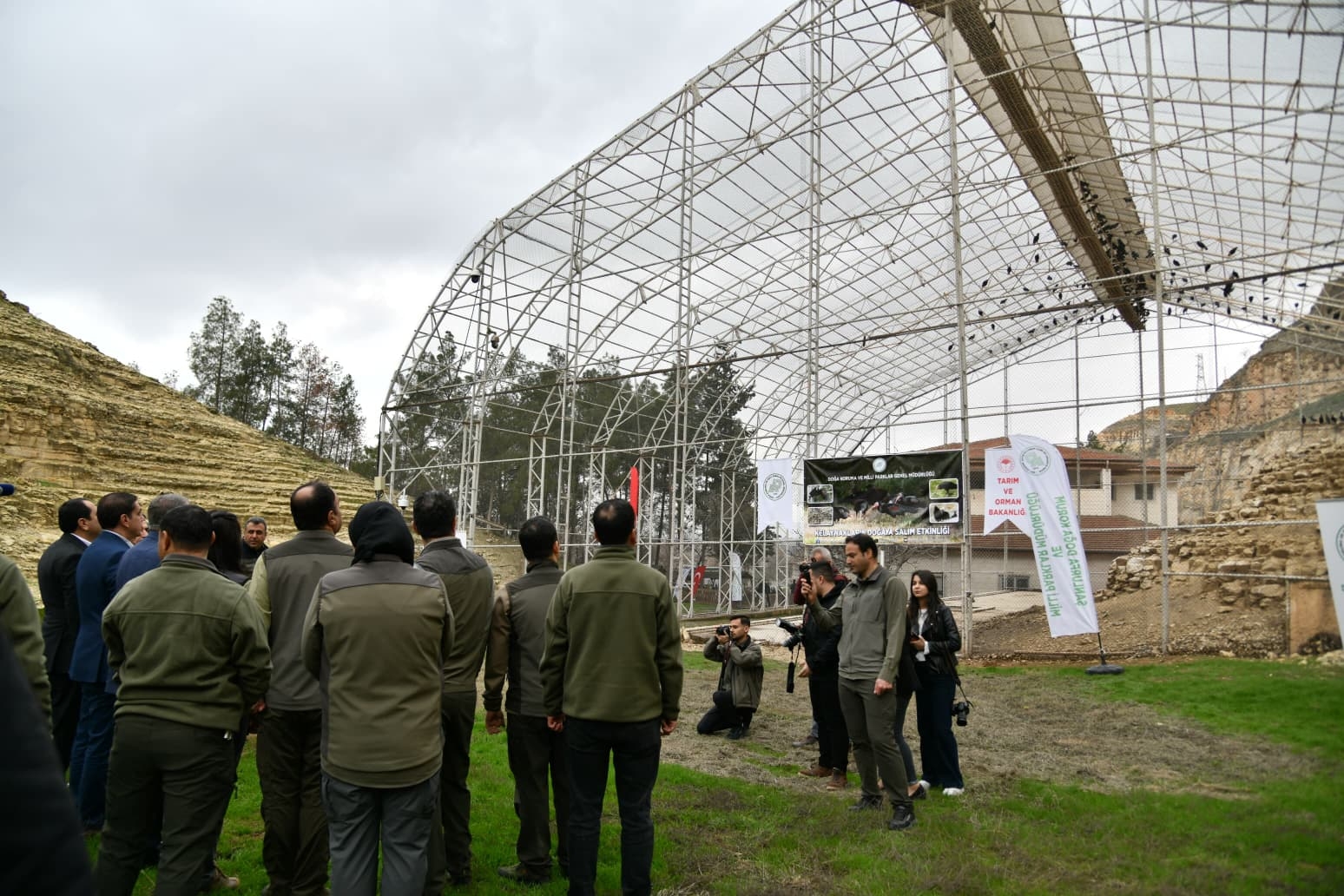 B E R E K E T I N S E M B O L U K A F E S T E K I 277 K E L A Y N A K 1168866 347192