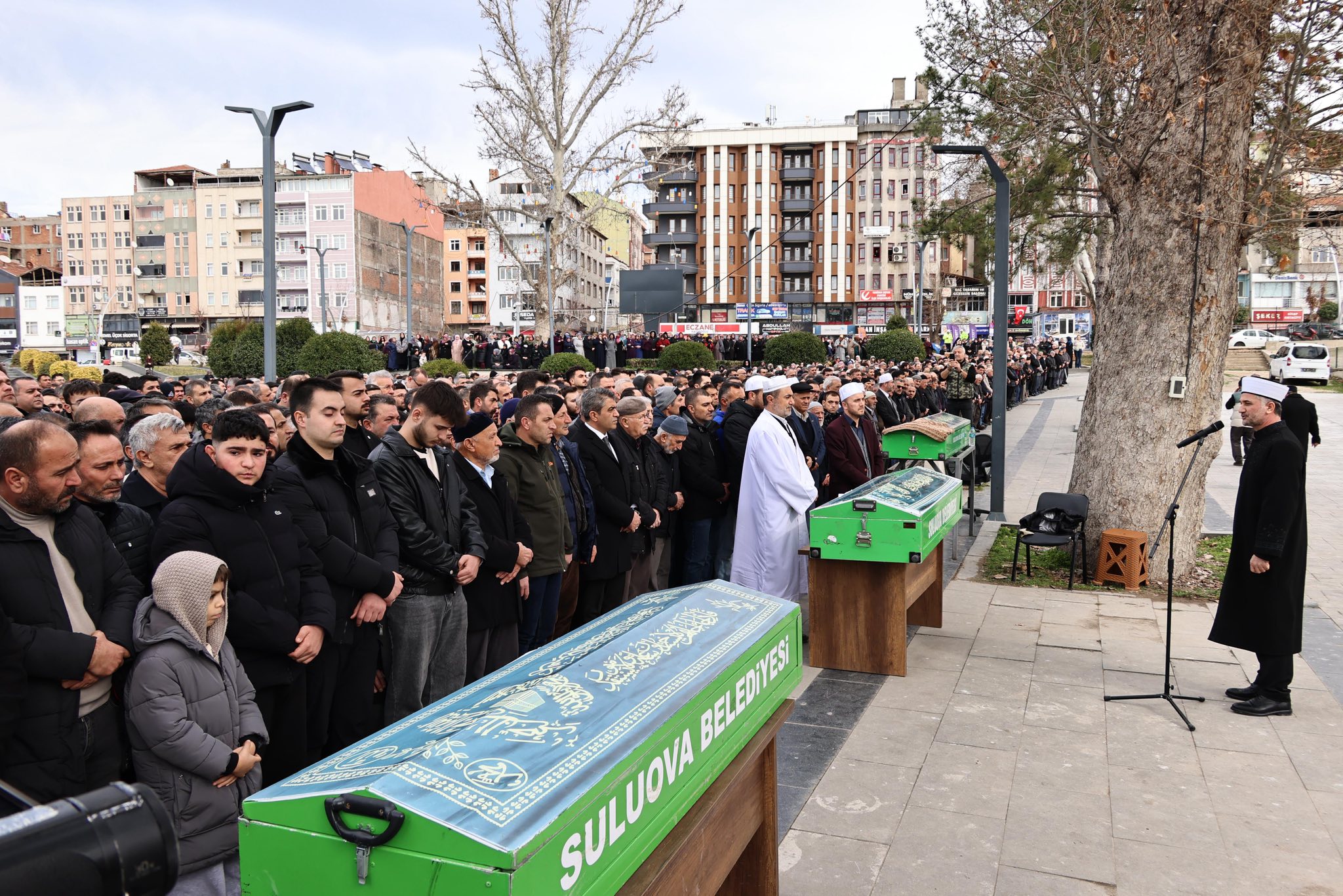 B I Y O G A Z T E S I S I N D E Z E H I R L E N E N 3 I S C I S O N 1164193 345834