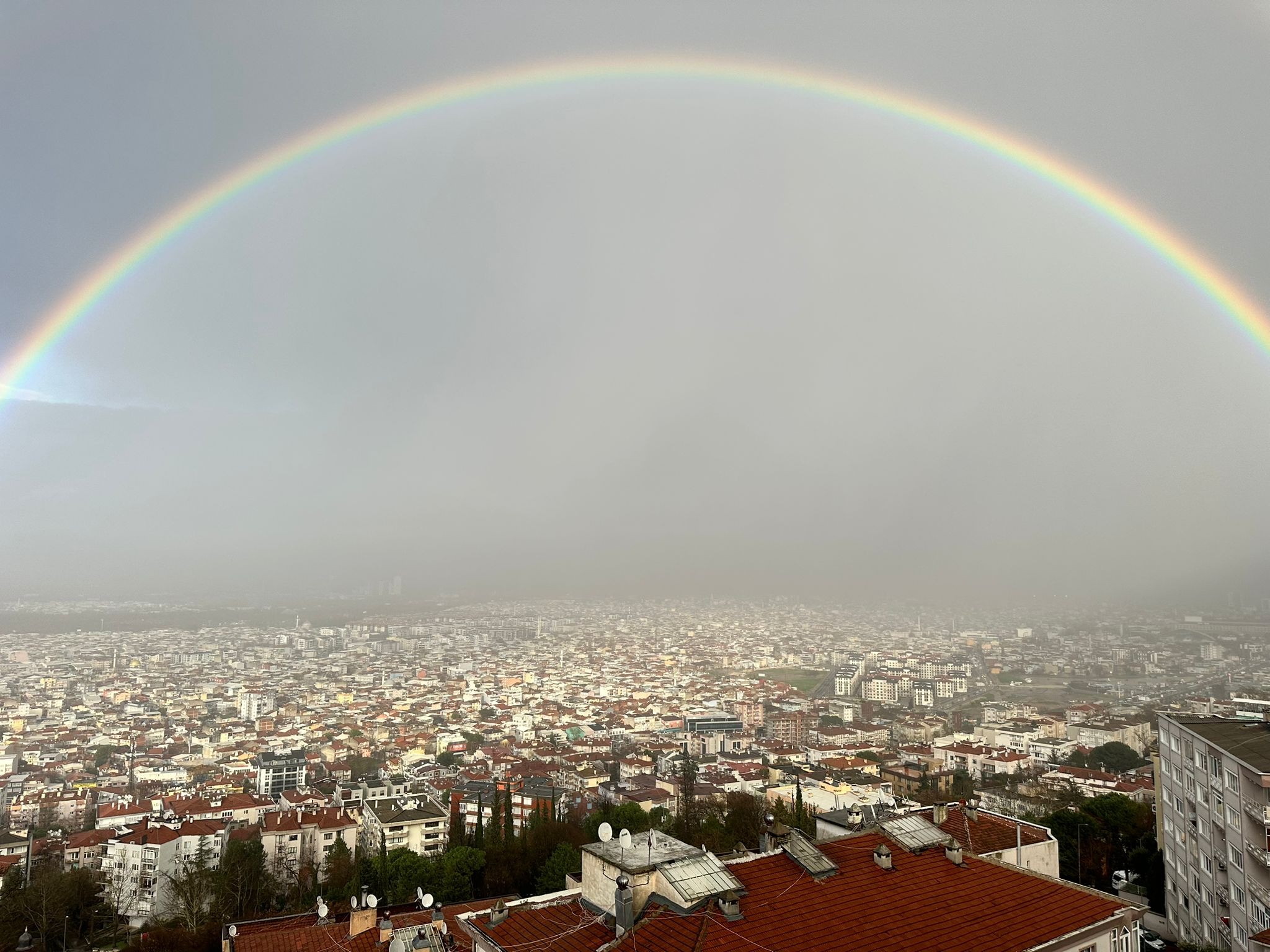 Sağanağın Ardından Bursa’da Kartpostallık Gökkuşağı
