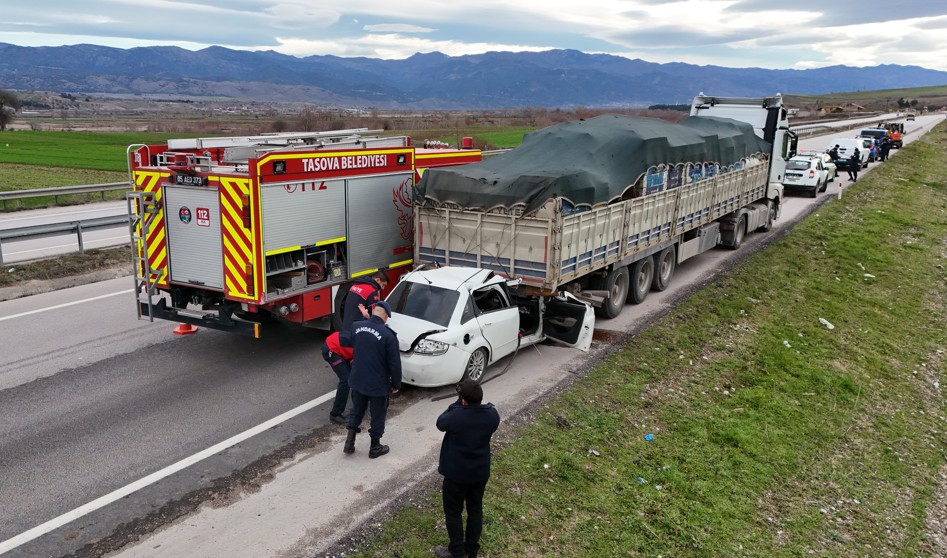 Cenaze yolunda kaza sonrası 2 kişi yaşamını kaybetti