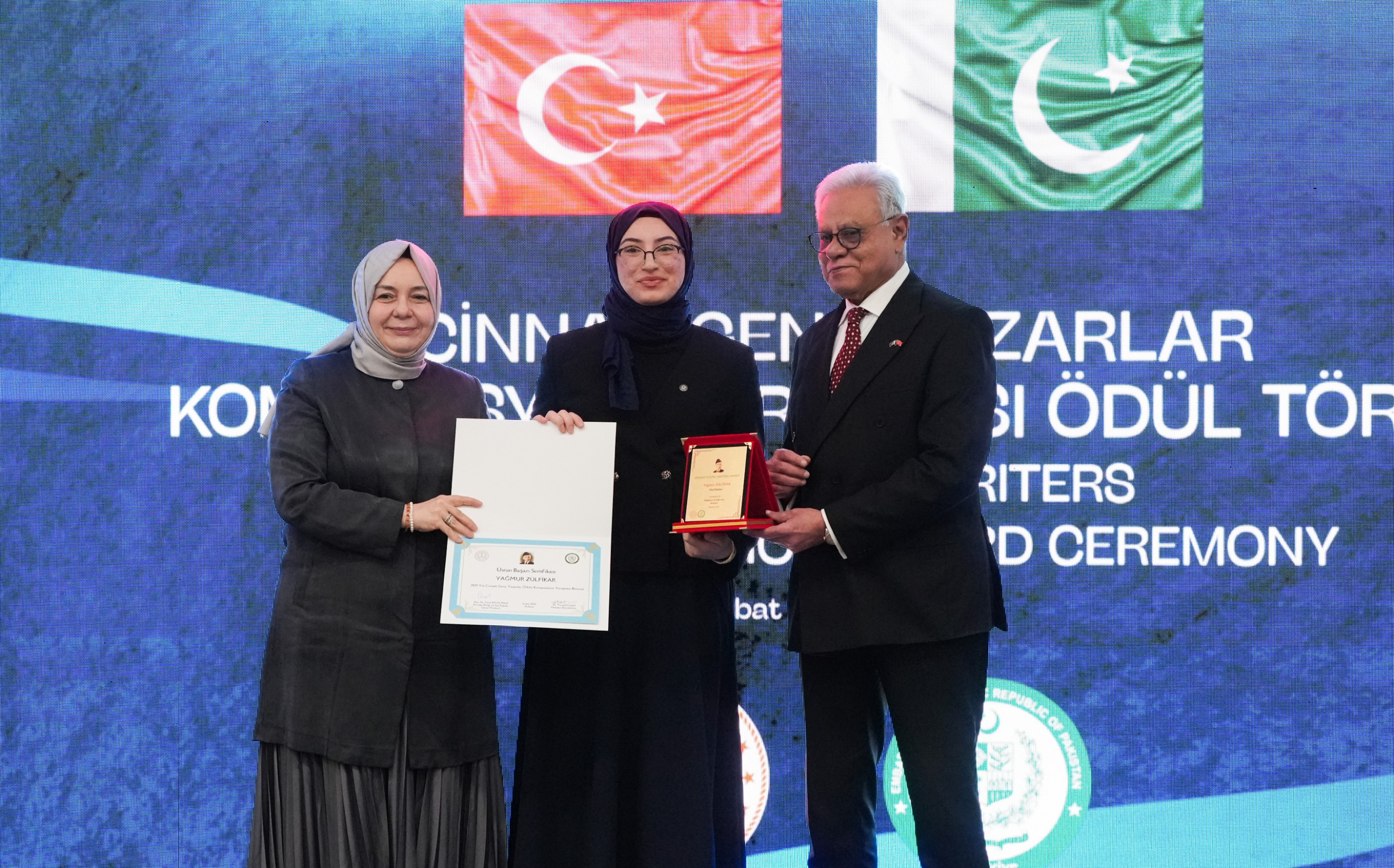 C I N N A H G E N C Y A Z A R L A R K O M P O Z I S Y O N Y A R I S M 1149612 341392