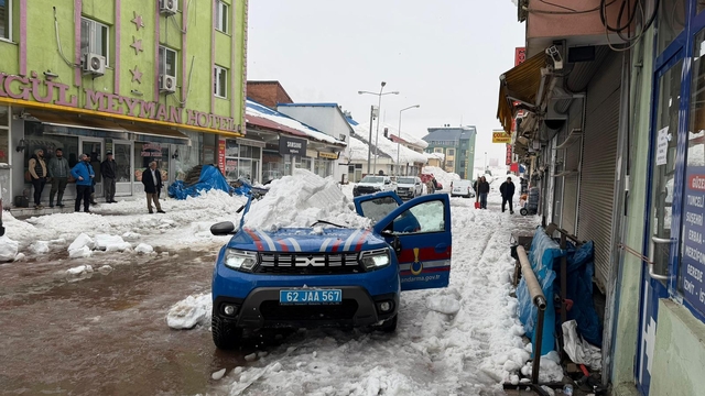 Çatıda Biriken Kar 1