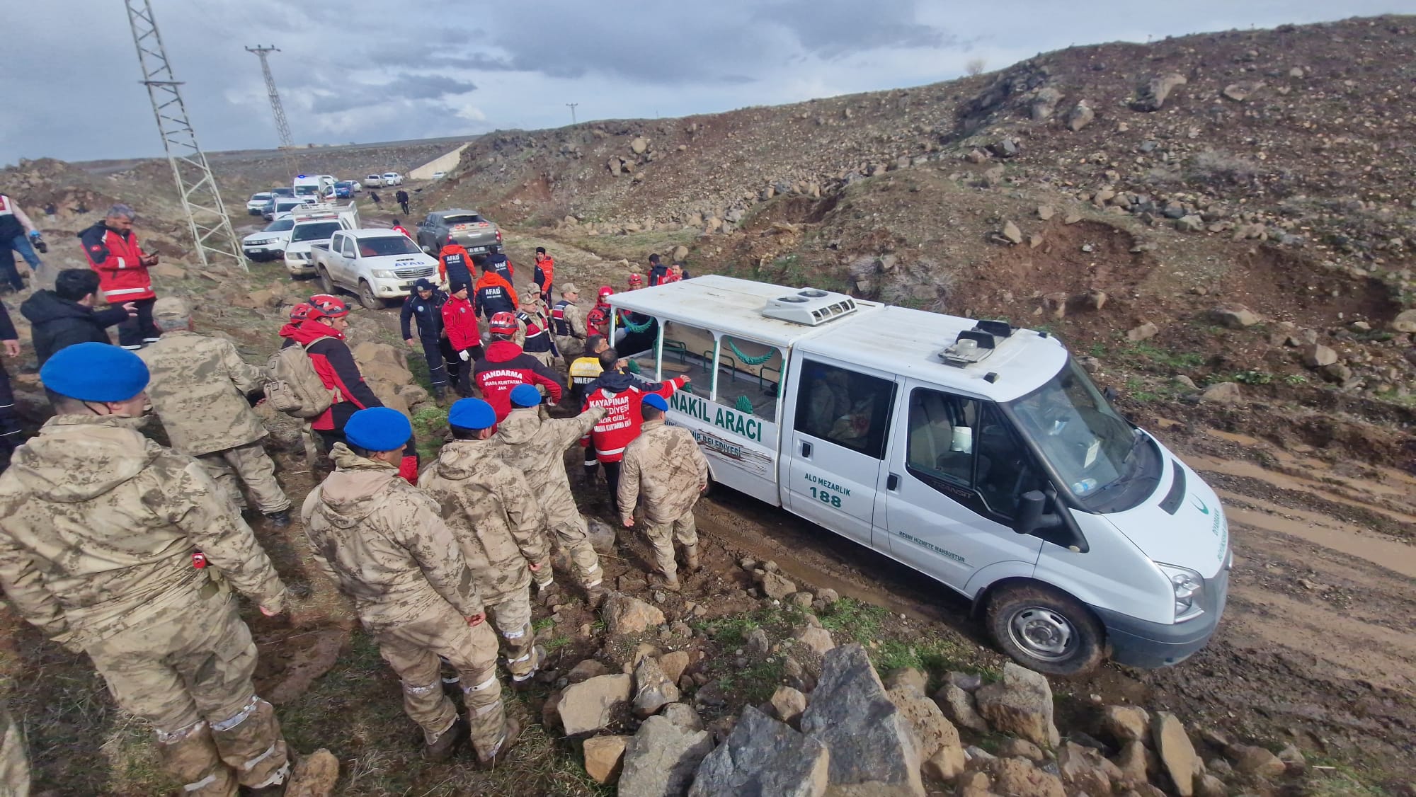 D I Y A R B A K I R’ D A 13 G U N S O N R A D E R E Y A T A G I N D 1149653 341409