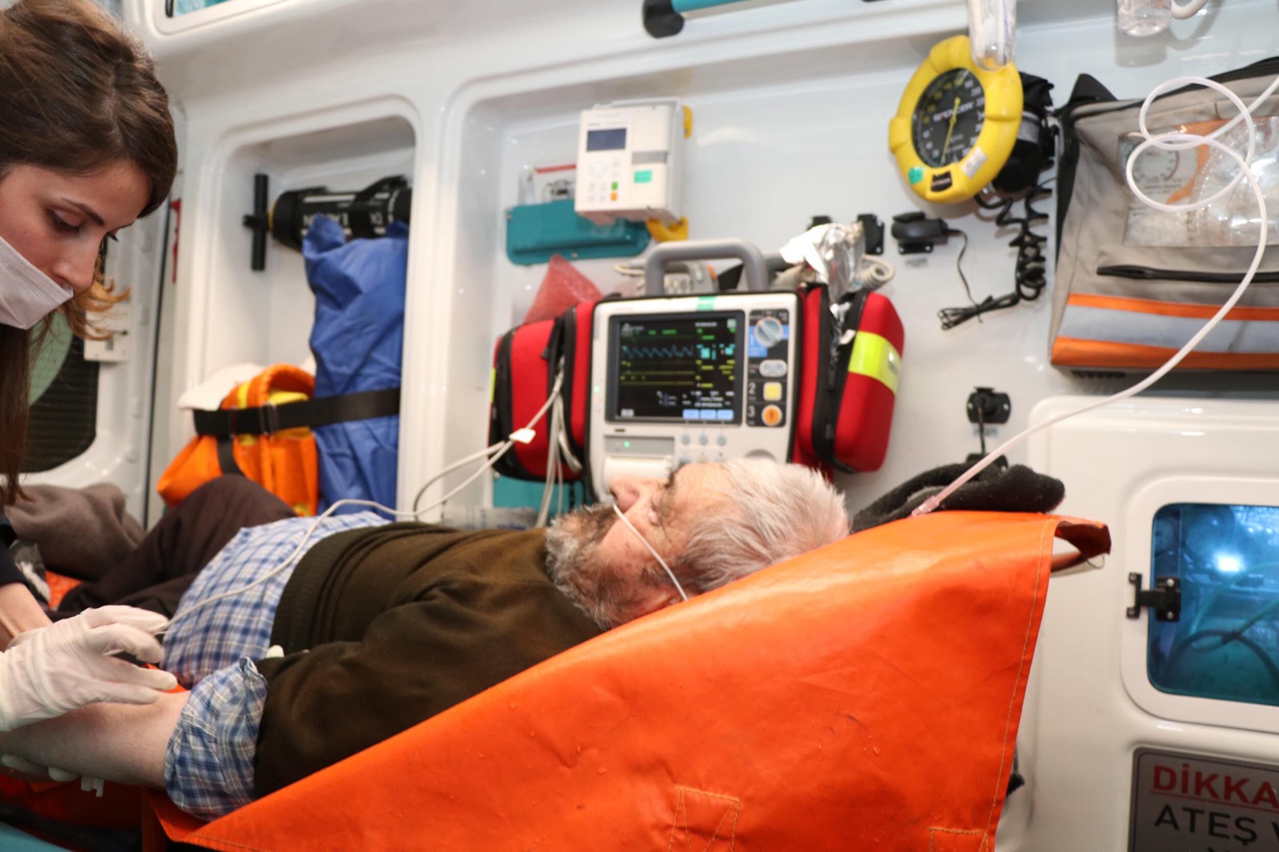 E K I P L E R Y O L U K A R D A N K A P A L I M A H A L L E D E K I 1189997 353596