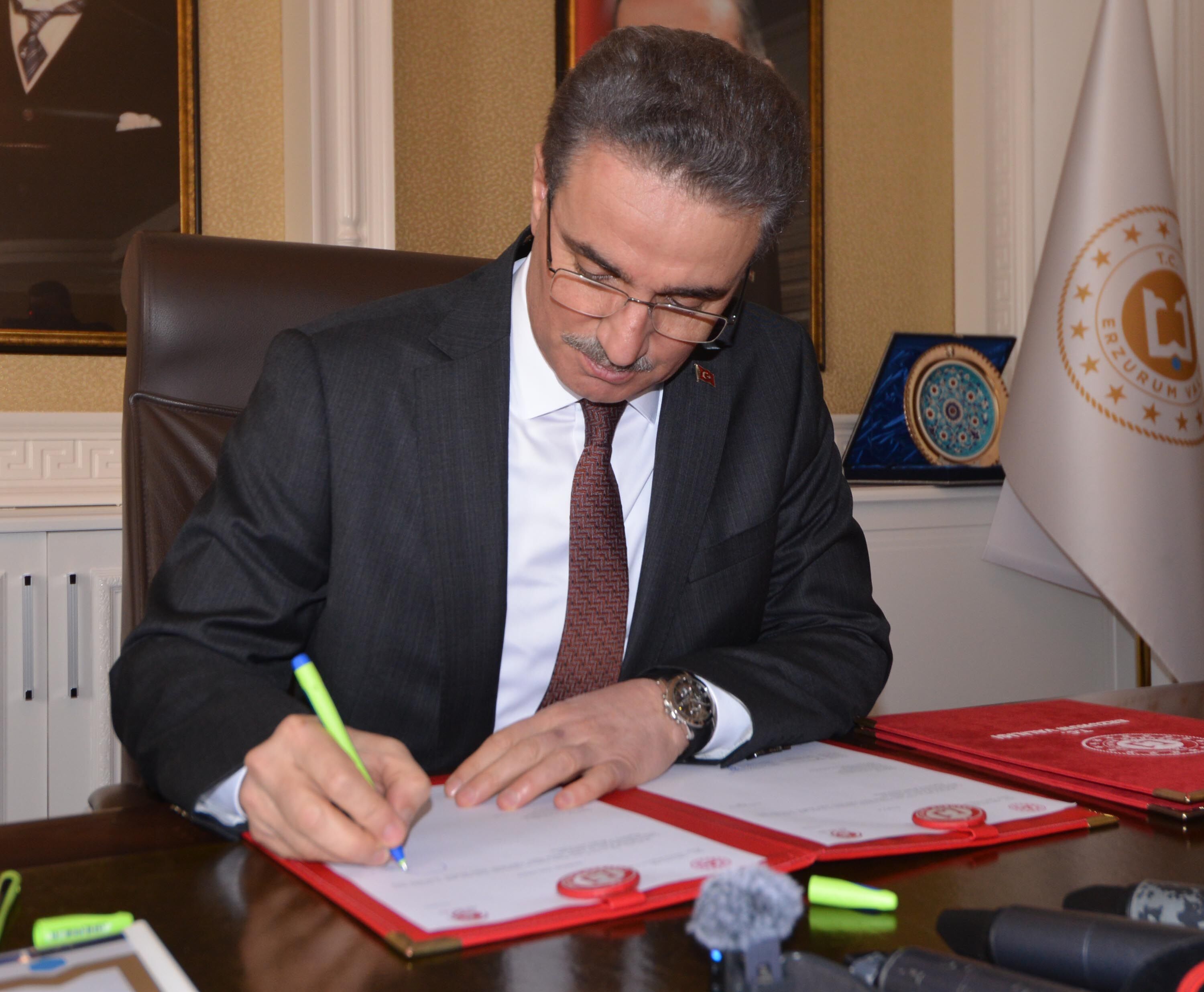 E R Z U R U M V A L I S I B A R U S G O R E V I N E B A S L A D I 1185757 352286